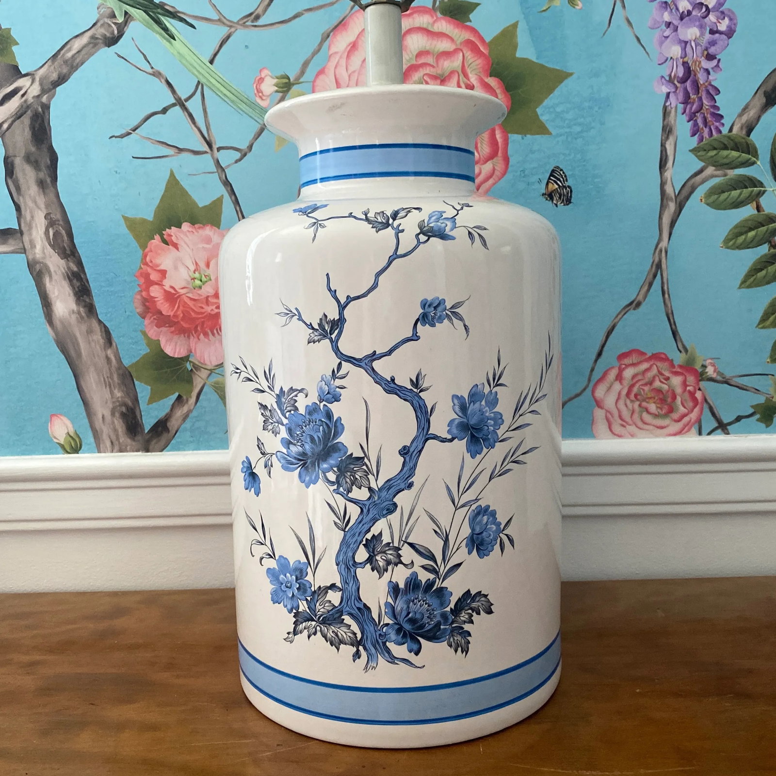 Late 20th Century Blue Chinoiserie Table Lamp - 2