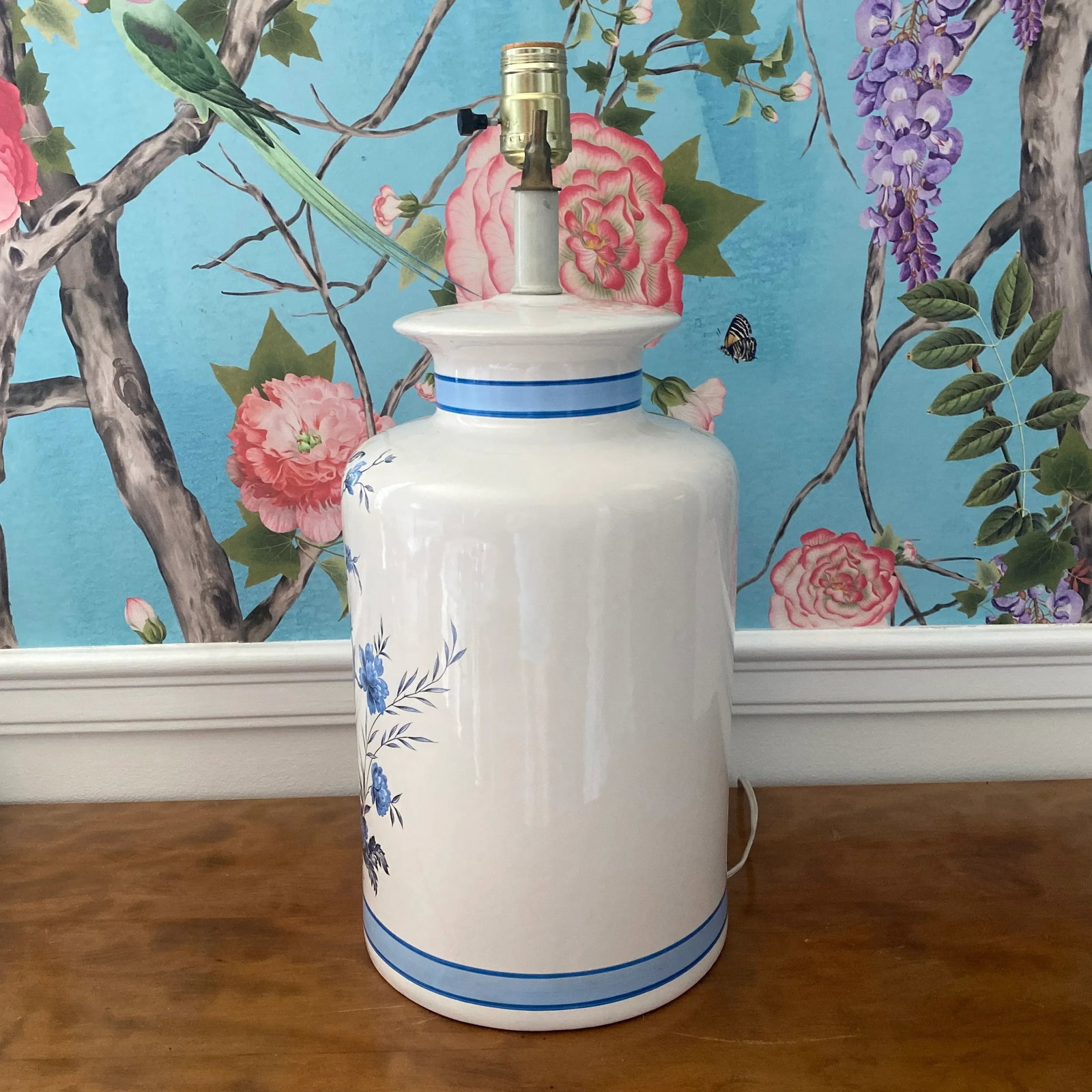 Late 20th Century Blue Chinoiserie Table Lamp - 3