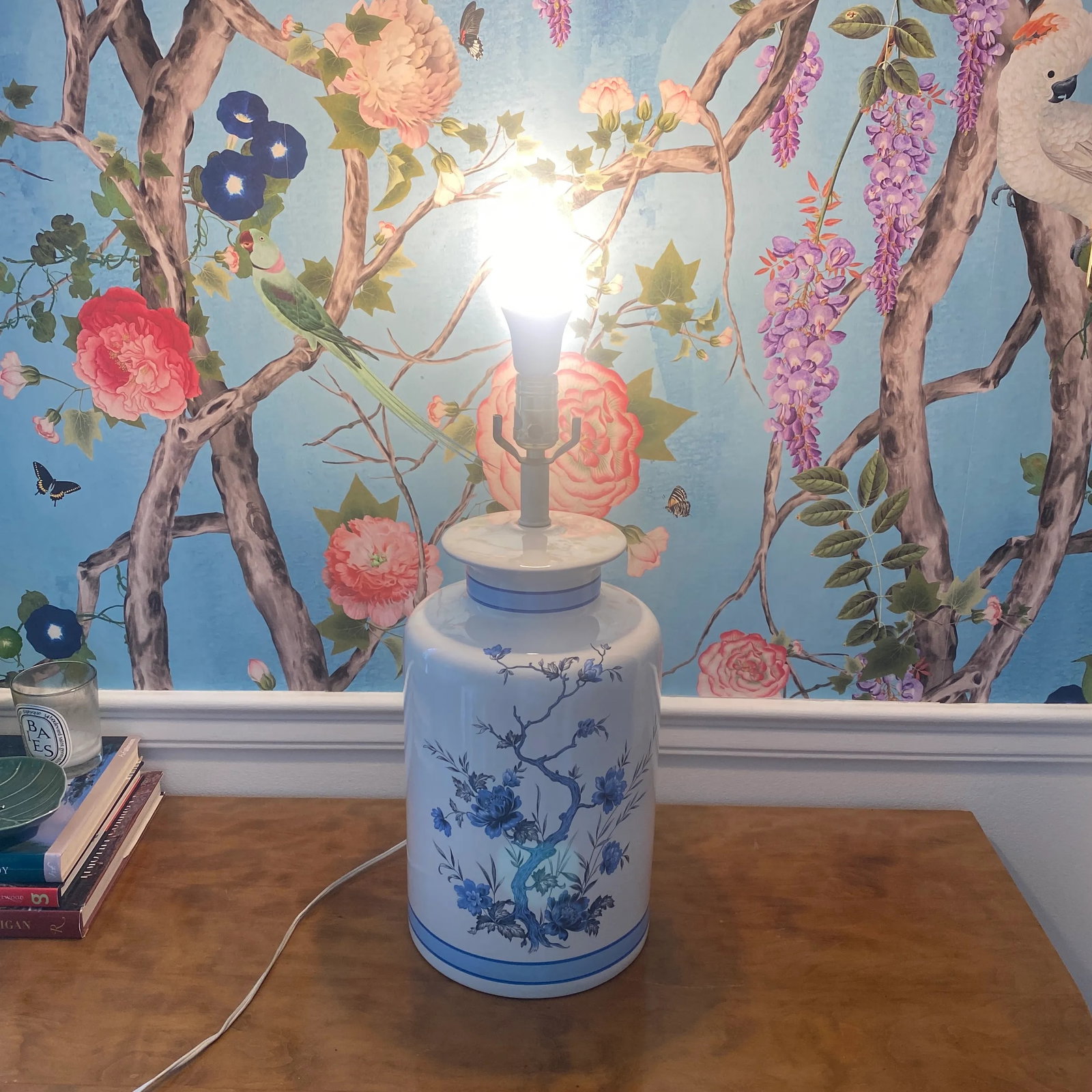 Late 20th Century Blue Chinoiserie Table Lamp - 8