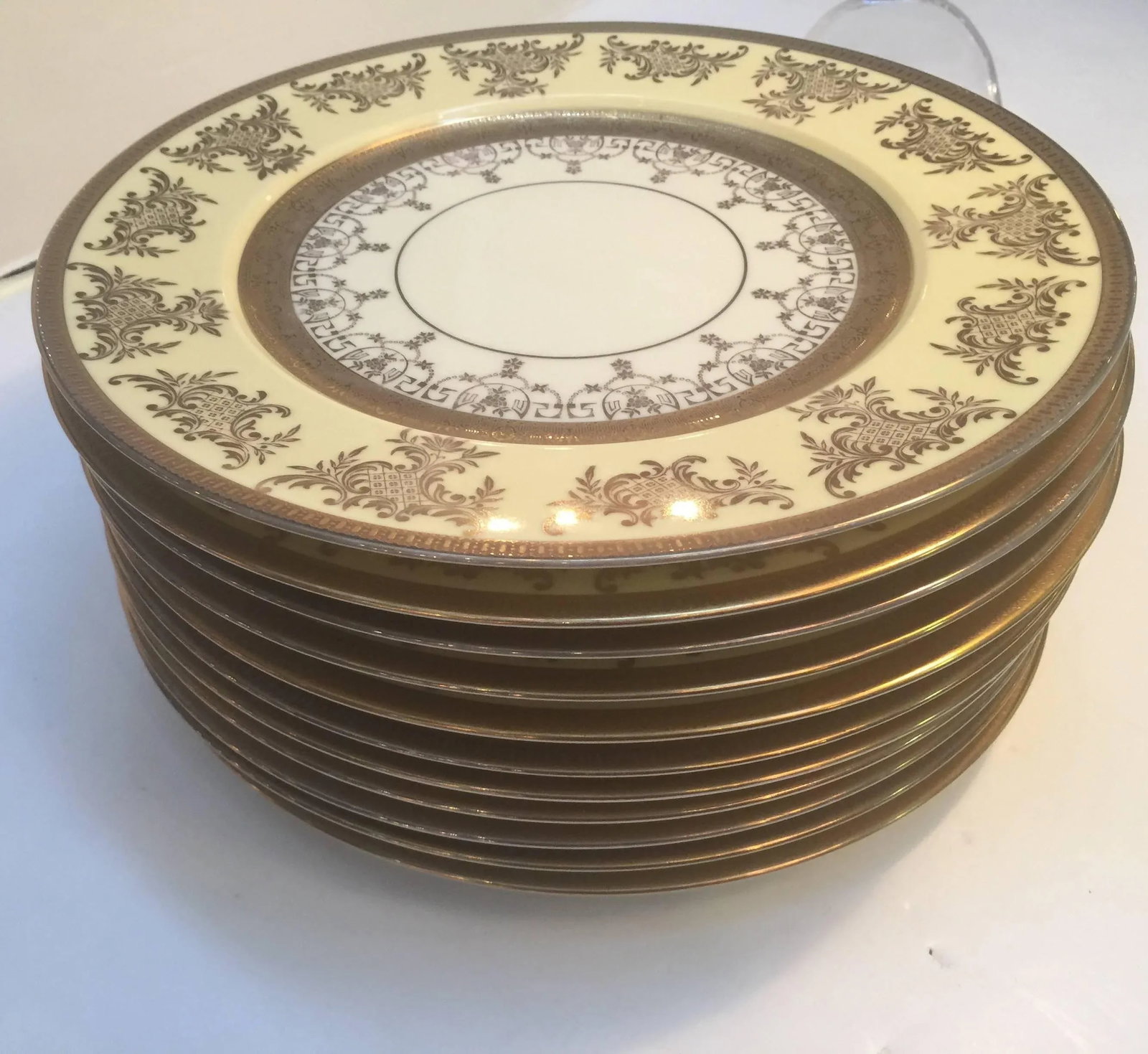 Set of 12 Service Dinner Plates with Vanilla and Gilt Borders - 4