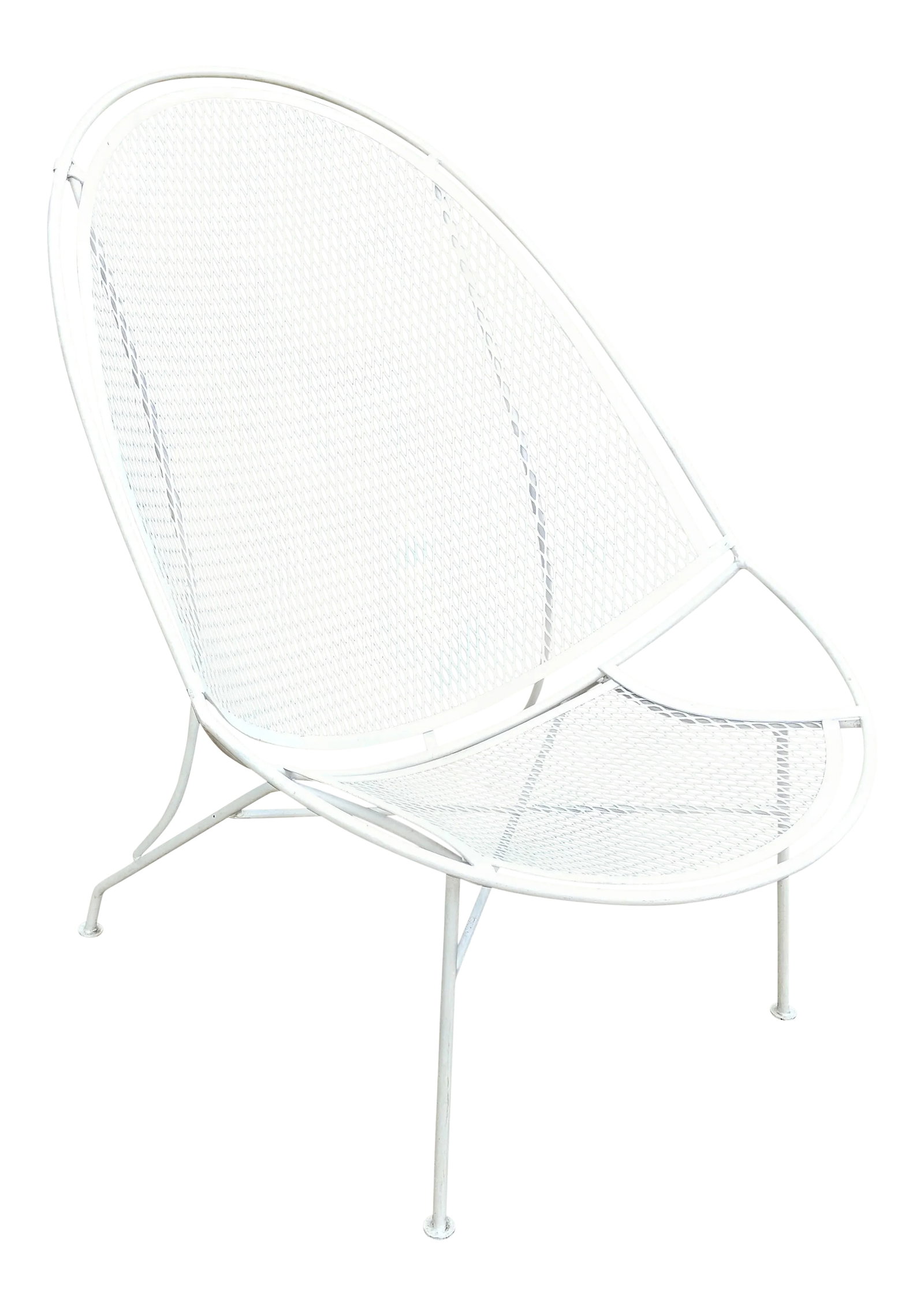 Vintage Salterini Mid-Century Modern "Radar" White Metal Patio Chair, Attributed: Italian architect and furniture designer Maurizio Tempestini is well-known among vintage outdoor furniture aficionados for his sculptural Clamshell line and other elegant mid-century modern