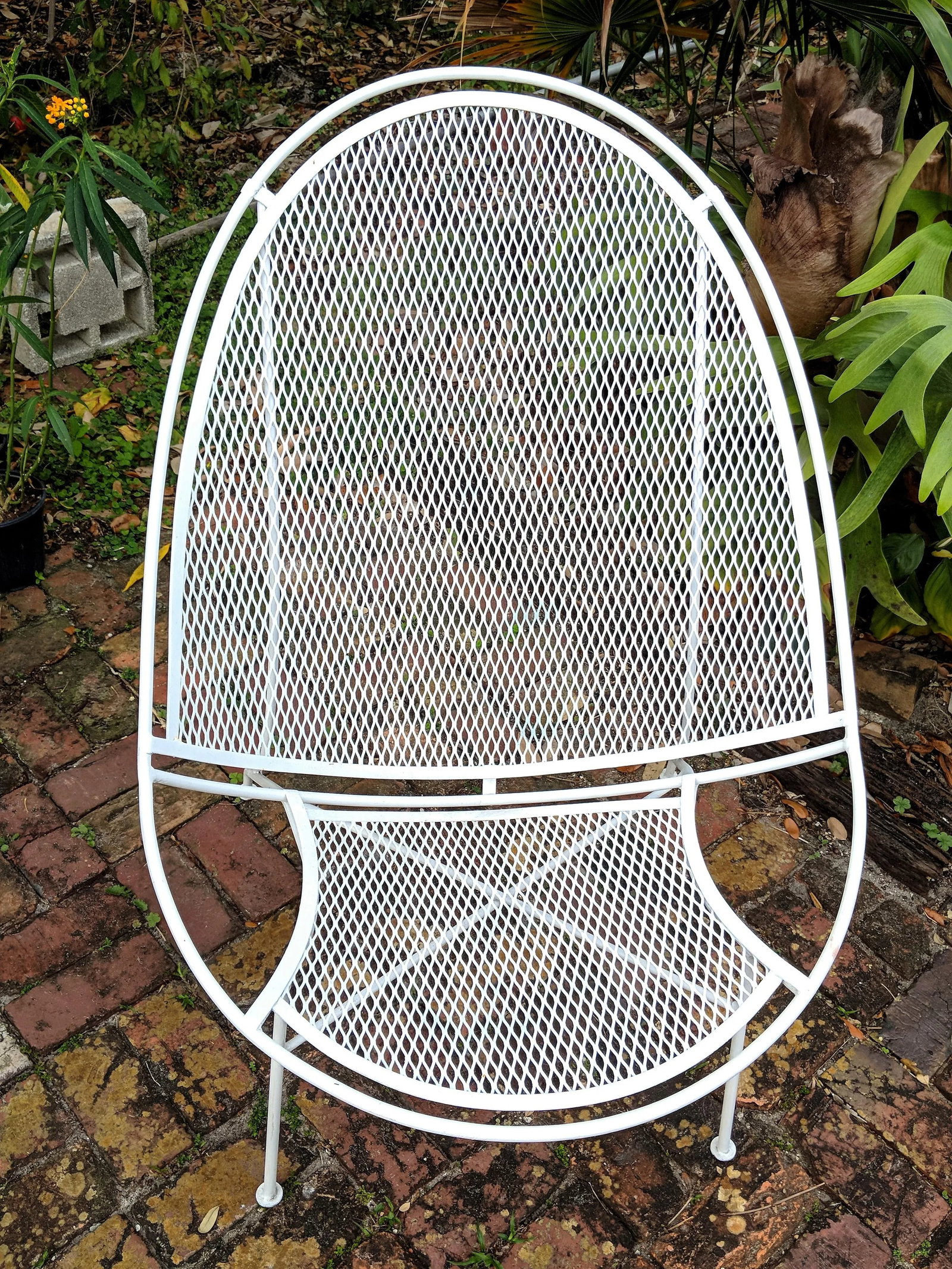 Vintage Salterini Mid-Century Modern "Radar" White Metal Patio Chair, Attributed - 2