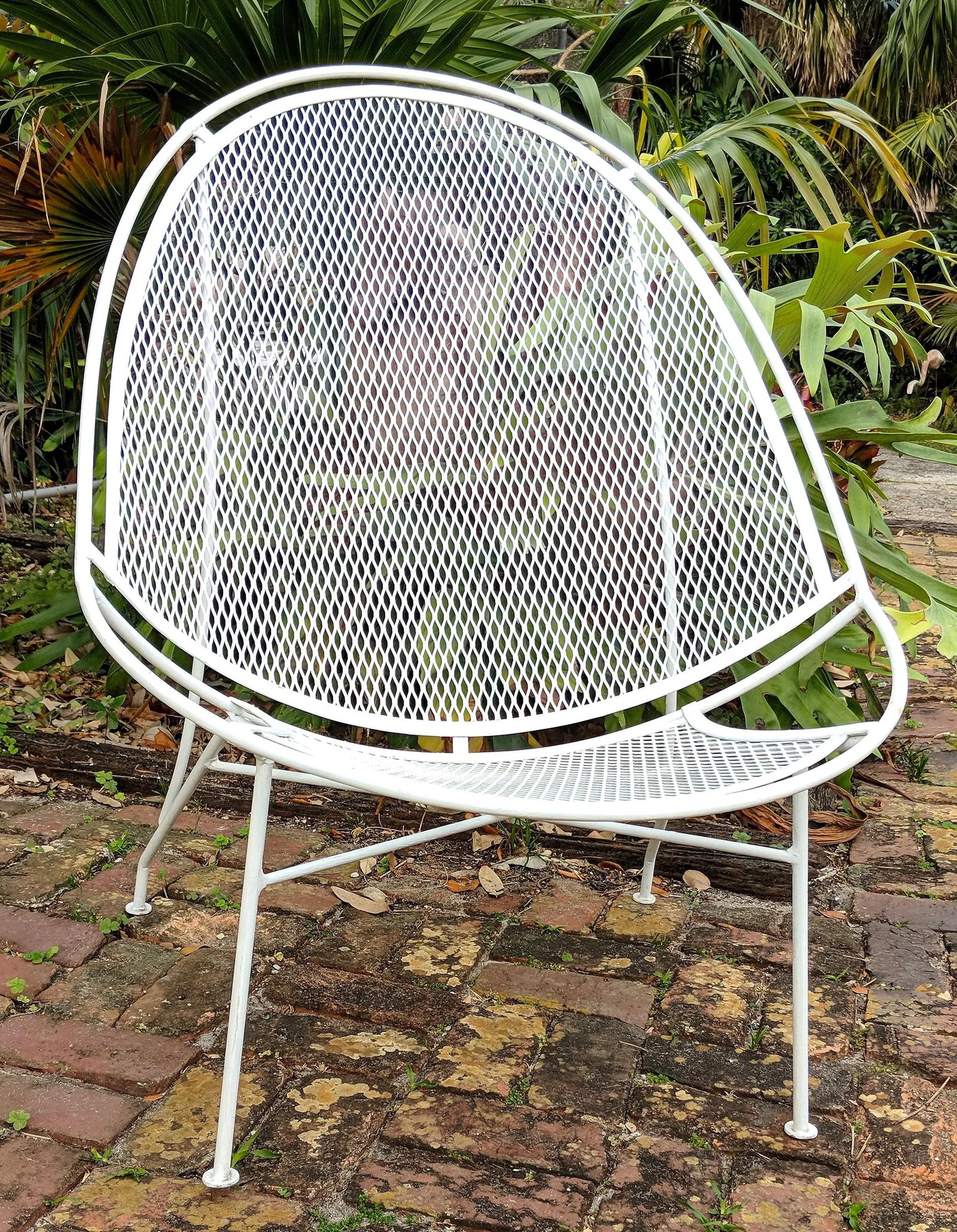 Vintage Salterini Mid-Century Modern "Radar" White Metal Patio Chair, Attributed - 5