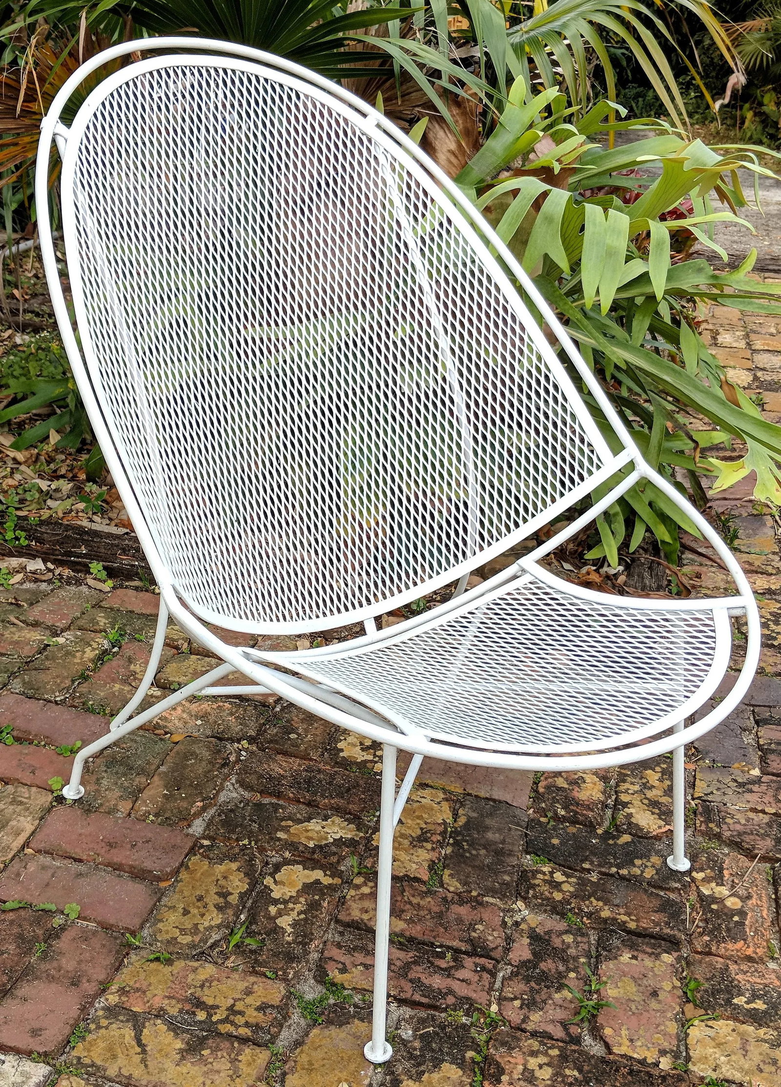 Vintage Salterini Mid-Century Modern "Radar" White Metal Patio Chair, Attributed - 9