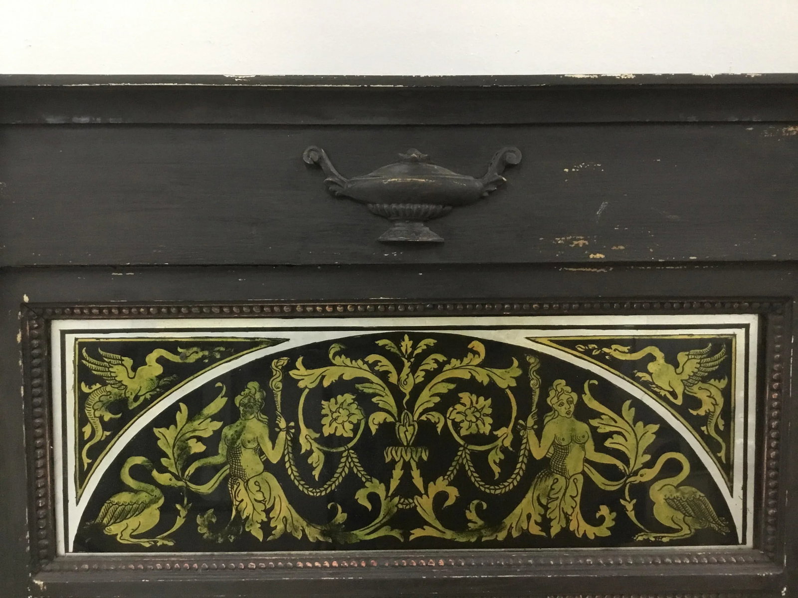 1940 Vintage Italian Neoclassical Painted Pier Mirror With Reverse Glass Painted Panel - 4
