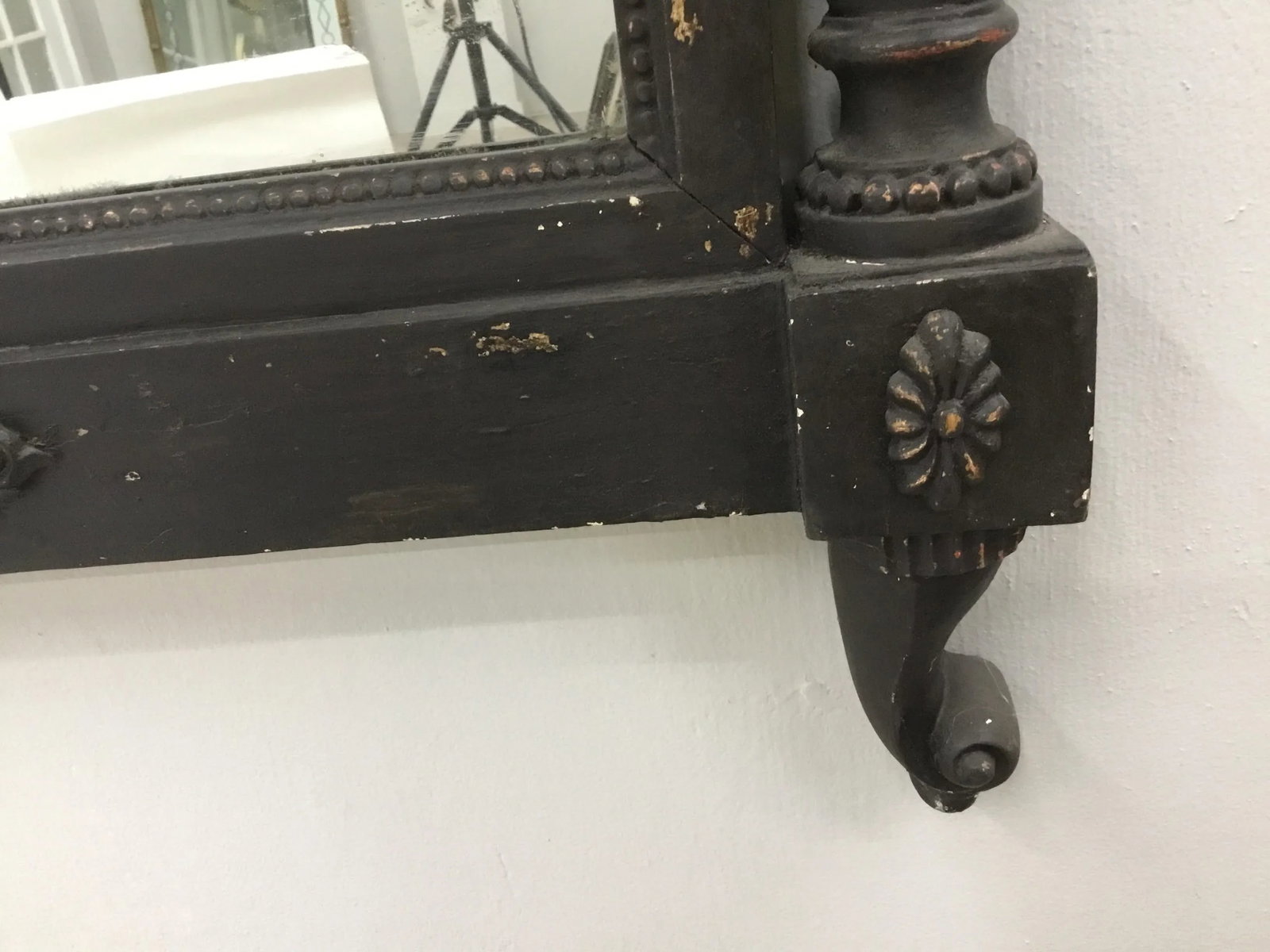 1940 Vintage Italian Neoclassical Painted Pier Mirror With Reverse Glass Painted Panel - 5