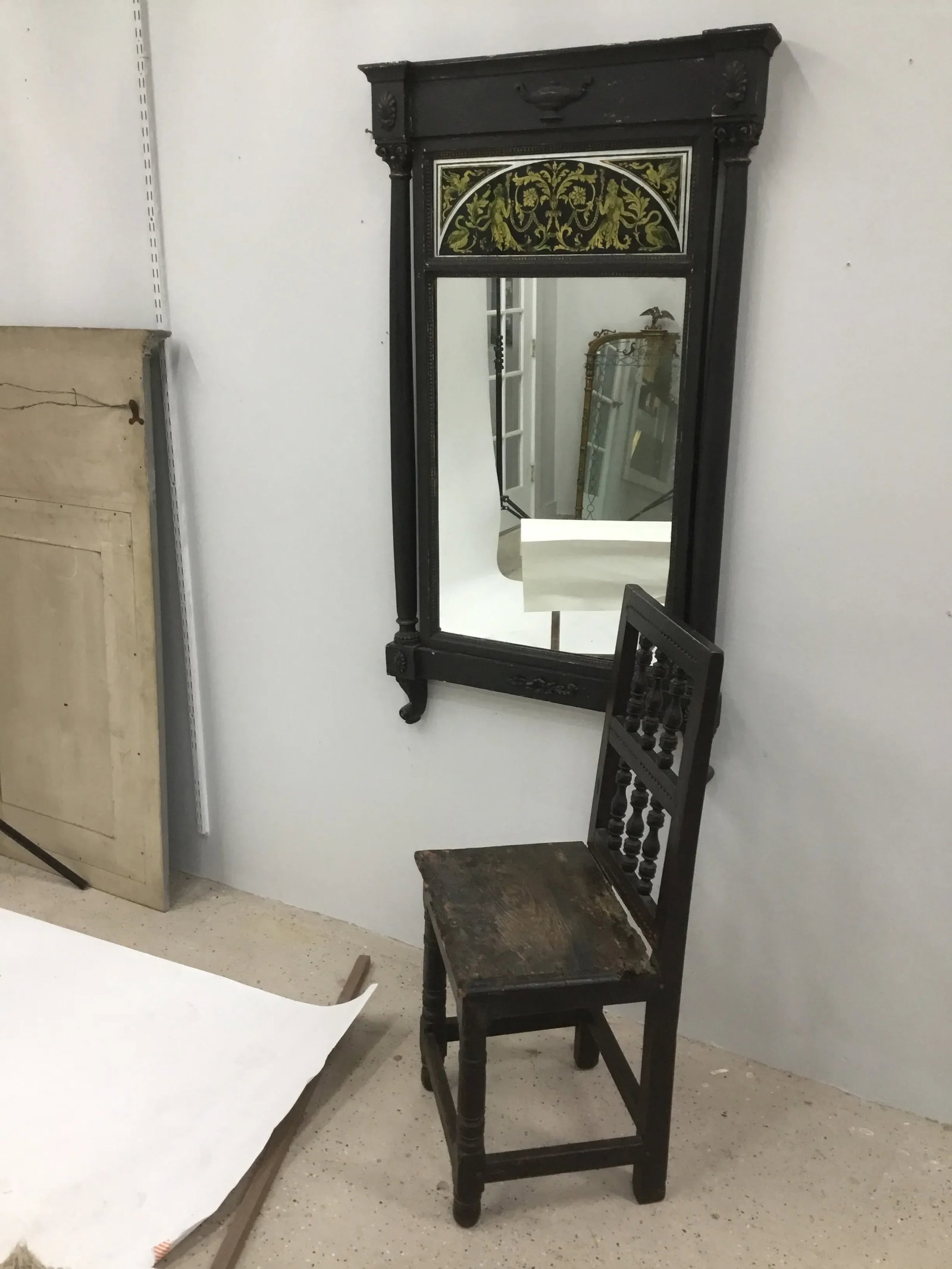 1940 Vintage Italian Neoclassical Painted Pier Mirror With Reverse Glass Painted Panel - 9