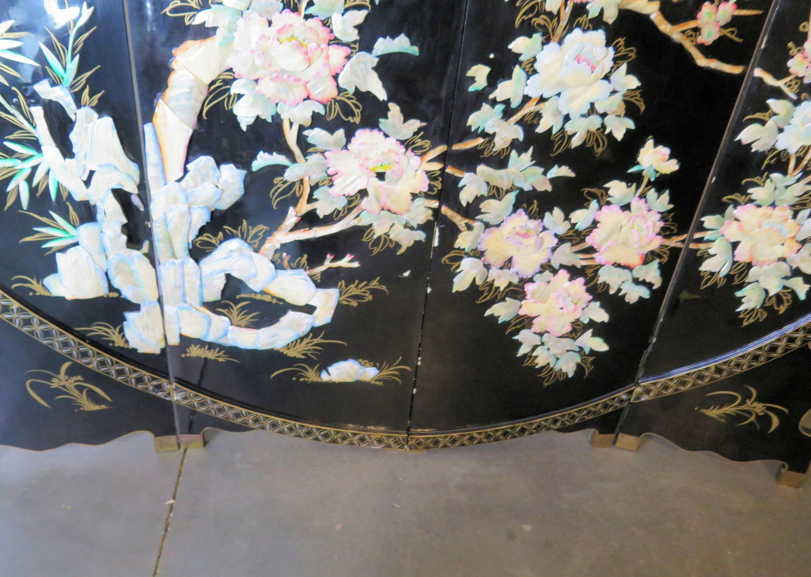 1950s Japanese Art Deco Mahogany Cherry Blossom 4 Panel White Jade and Shell Decorative Screen - 4