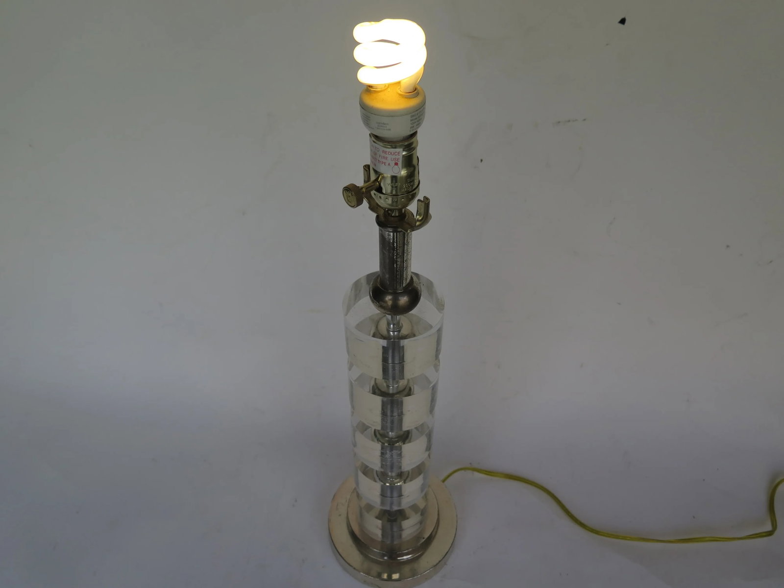 1970s Contemporary Lucite & Chrome Table Lamp - 5