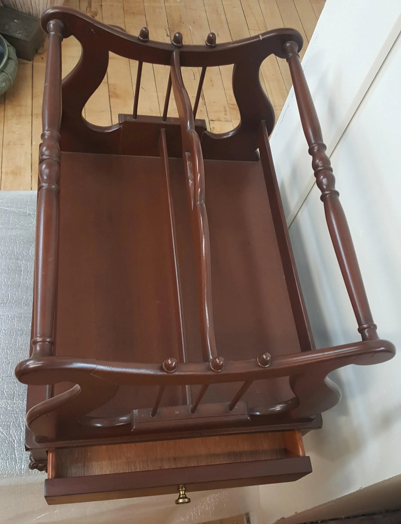 Hickory Chair Mt Vernon Canterbury Magazine Rack - 2