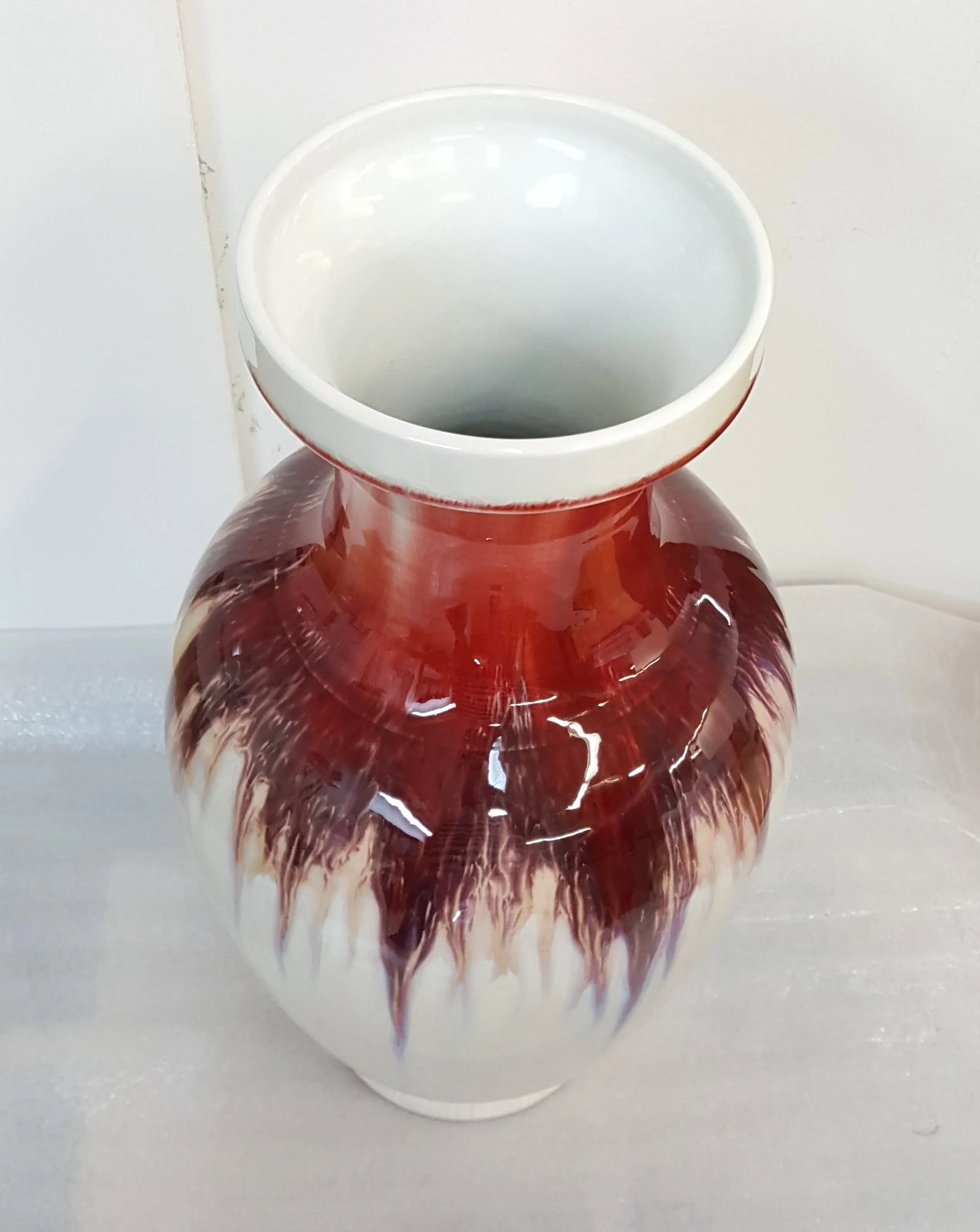 Maitland Smith Hand Painted Ivory and Red Color Vase - 2