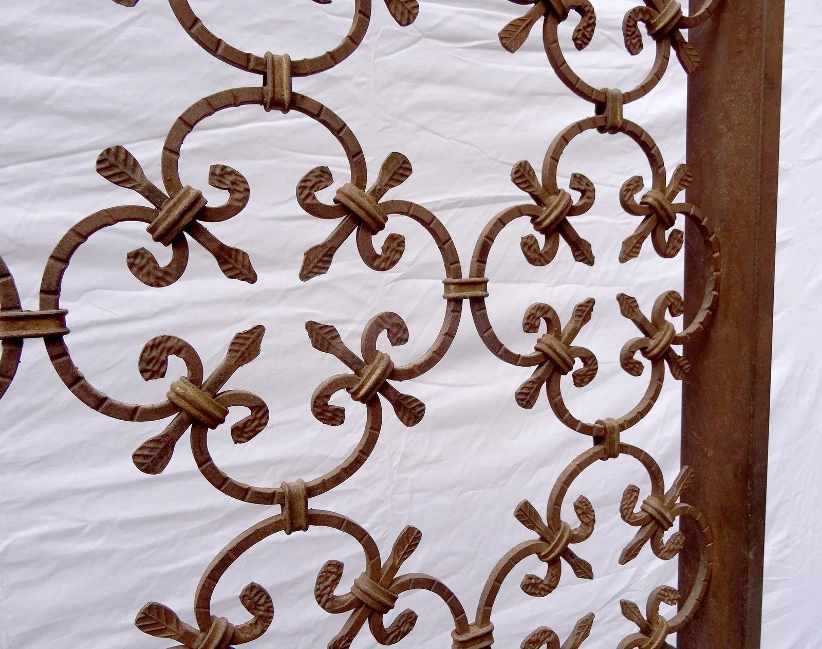 Large 1960s Gothic Style Decorative Wrought Iron Panel / Screen With Fleur De Lis Design - 5