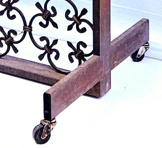 Large 1960s Gothic Style Decorative Wrought Iron Panel / Screen With Fleur De Lis Design - 6