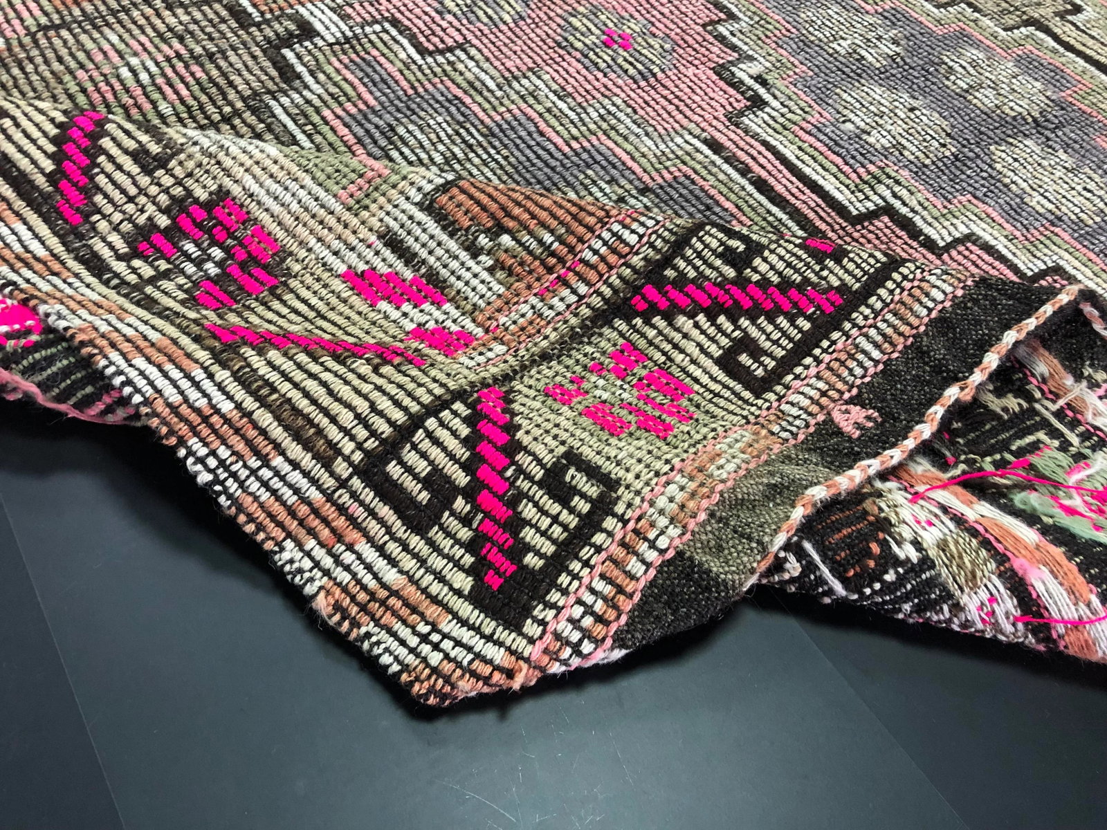 Contemporary Turkish Traditional Natural Goat Hair Vintage Kilim Rug - 5'9'' * 10'2'' - 4