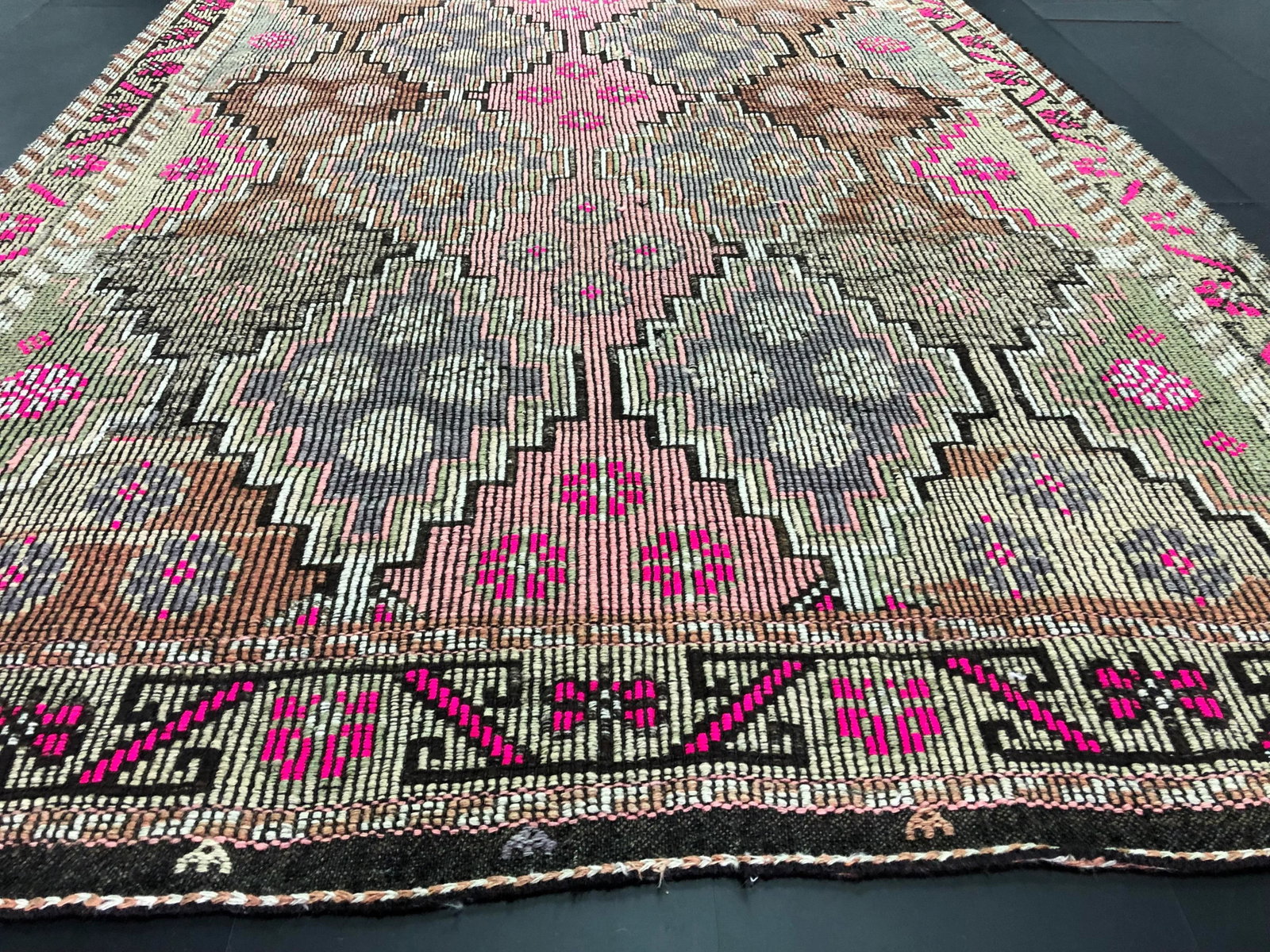 Contemporary Turkish Traditional Natural Goat Hair Vintage Kilim Rug - 5'9'' * 10'2'' - 6