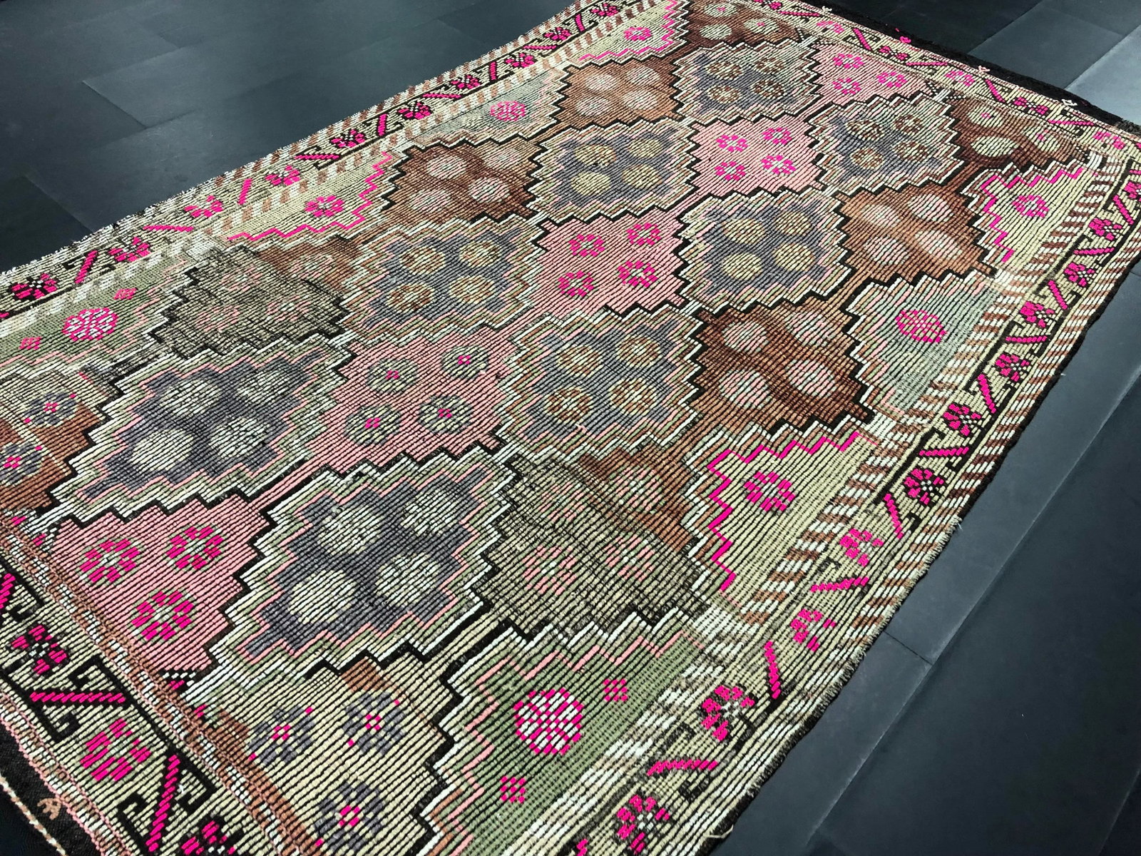 Contemporary Turkish Traditional Natural Goat Hair Vintage Kilim Rug - 5'9'' * 10'2'' - 7