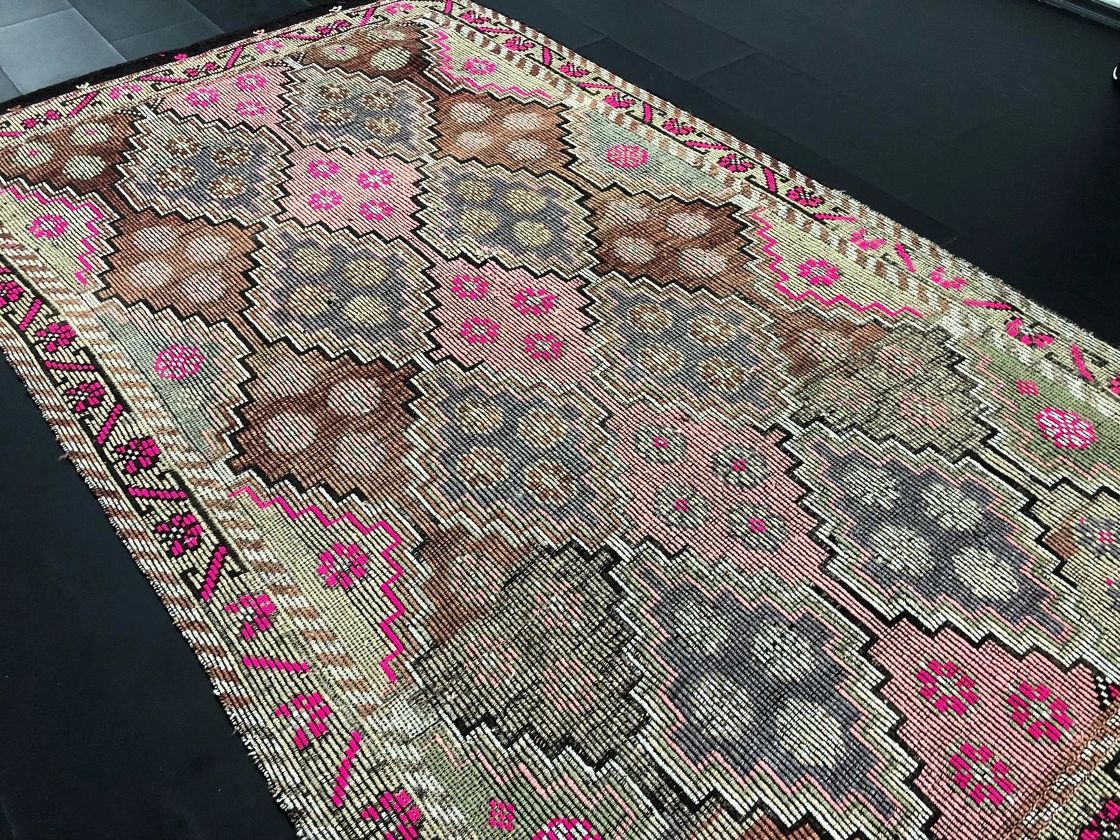 Contemporary Turkish Traditional Natural Goat Hair Vintage Kilim Rug - 5'9'' * 10'2'' - 8