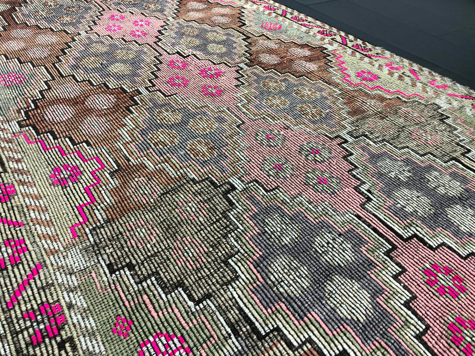Contemporary Turkish Traditional Natural Goat Hair Vintage Kilim Rug - 5'9'' * 10'2'' - 9