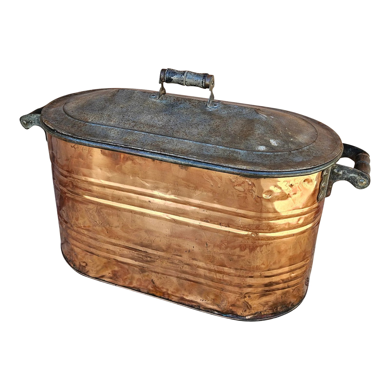 Early 20th Century Vintage Copper Bin With Lid: Late 19th Century American copper bin with lid. The bin has two copper and wood handles on the base and one on the lid. Perfect for firewood or to store blankets. Good vintage condition, shows age and
