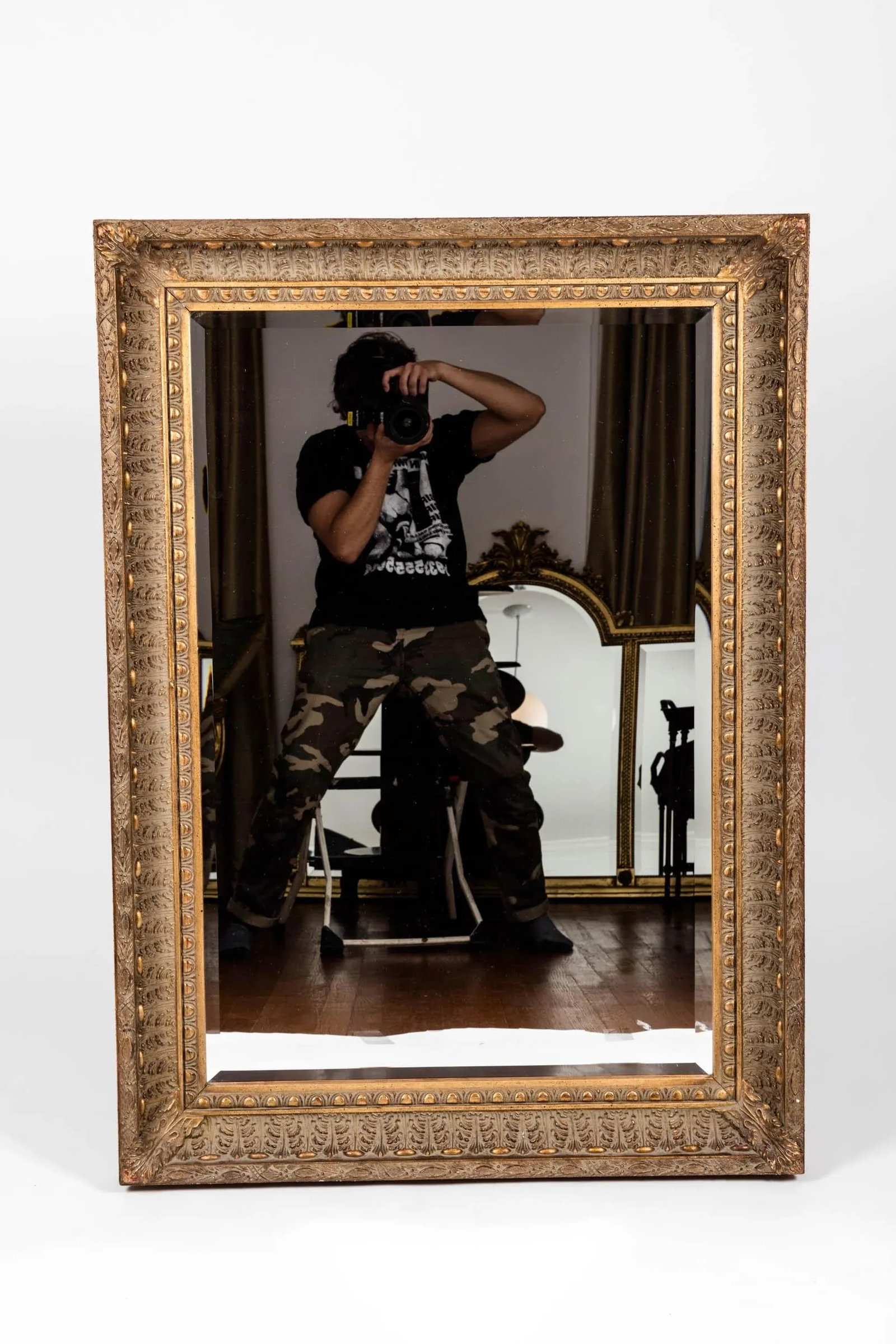 Giltwood Framed Beveled Hanging Wall Mirror - 7