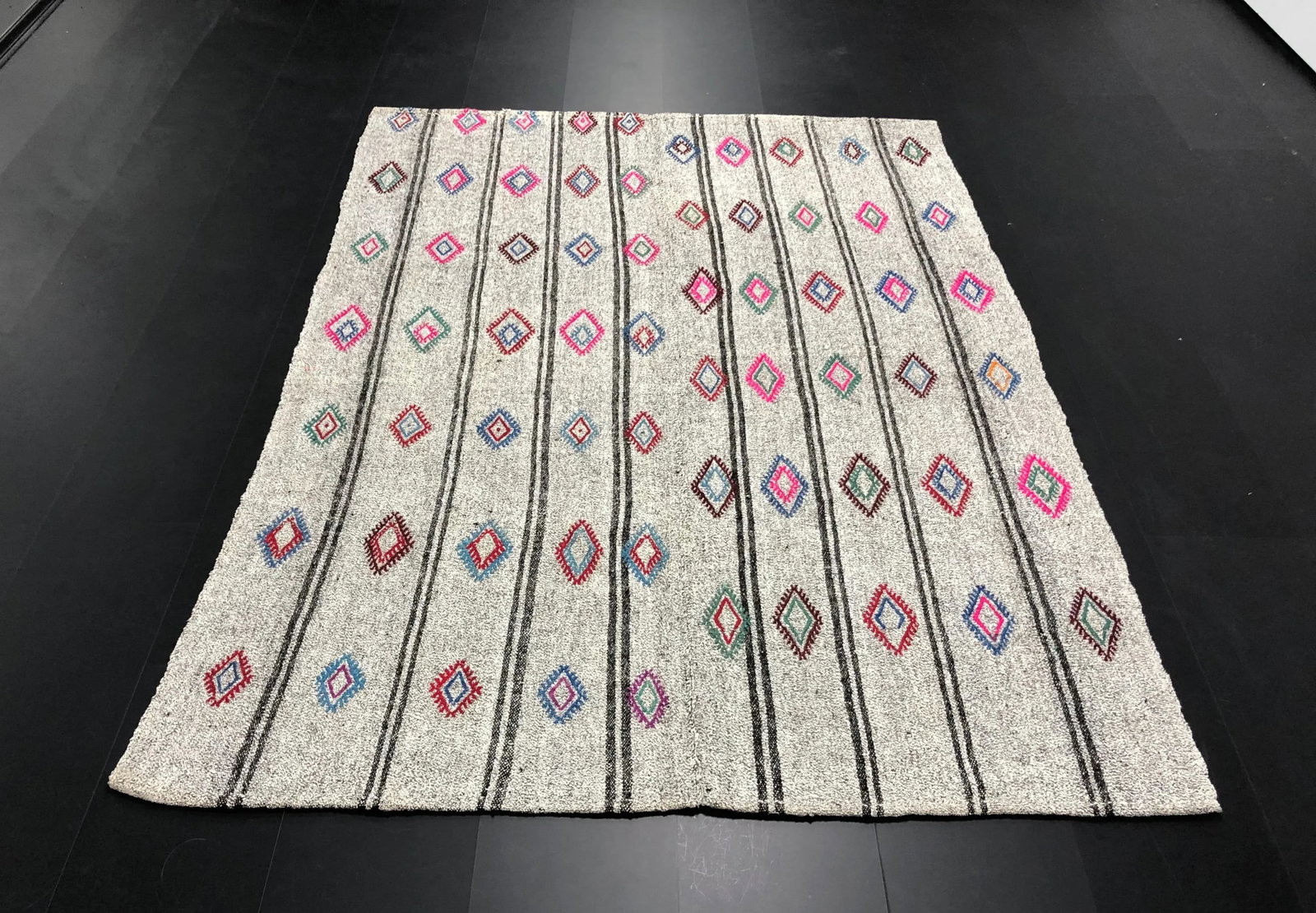 1960s Vintage Turkish Nomadic Embroidered Wool Kilim Rug - 5'8'' * 7'8'' - 11