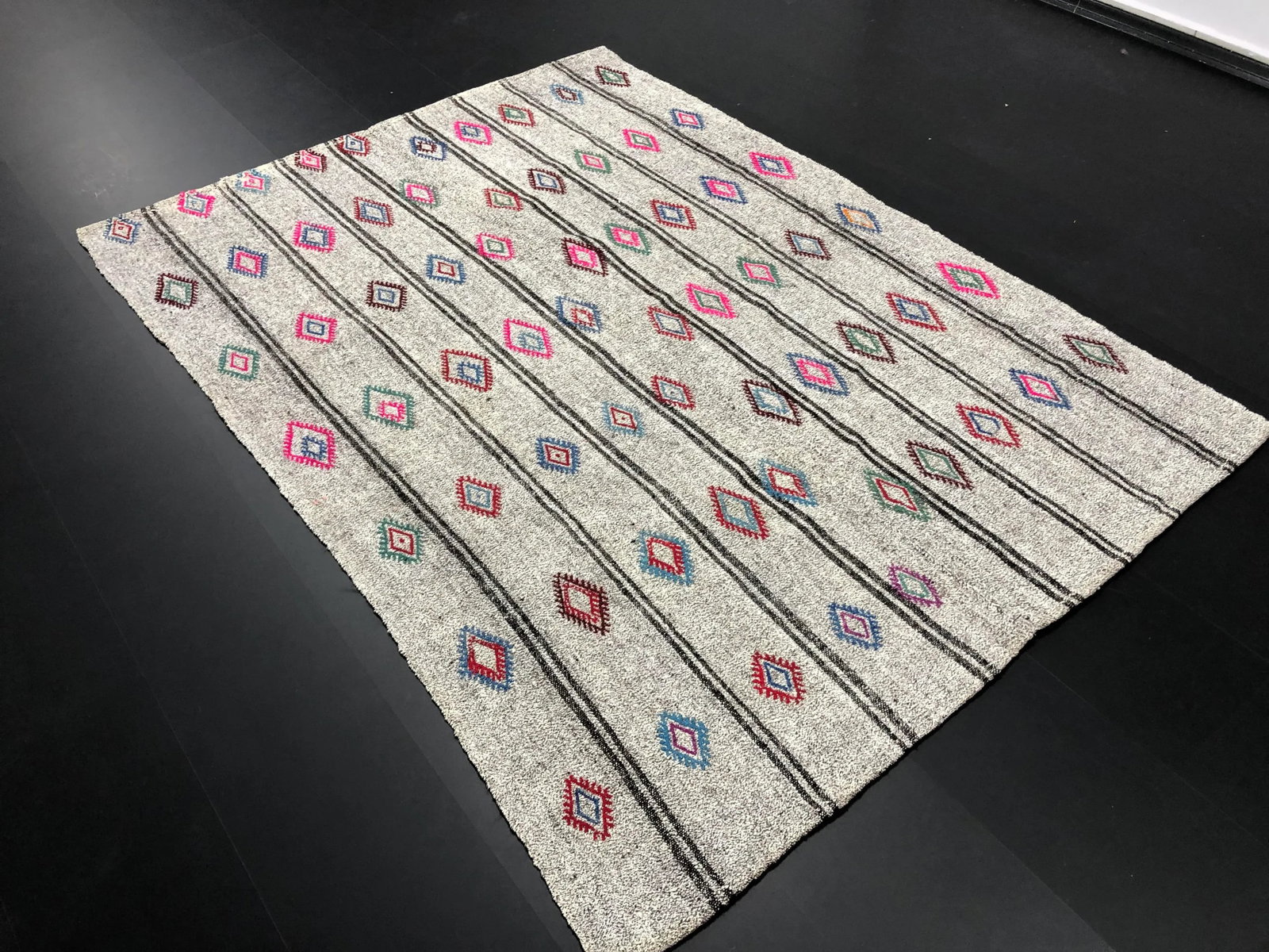 1960s Vintage Turkish Nomadic Embroidered Wool Kilim Rug - 5'8'' * 7'8'' - 2