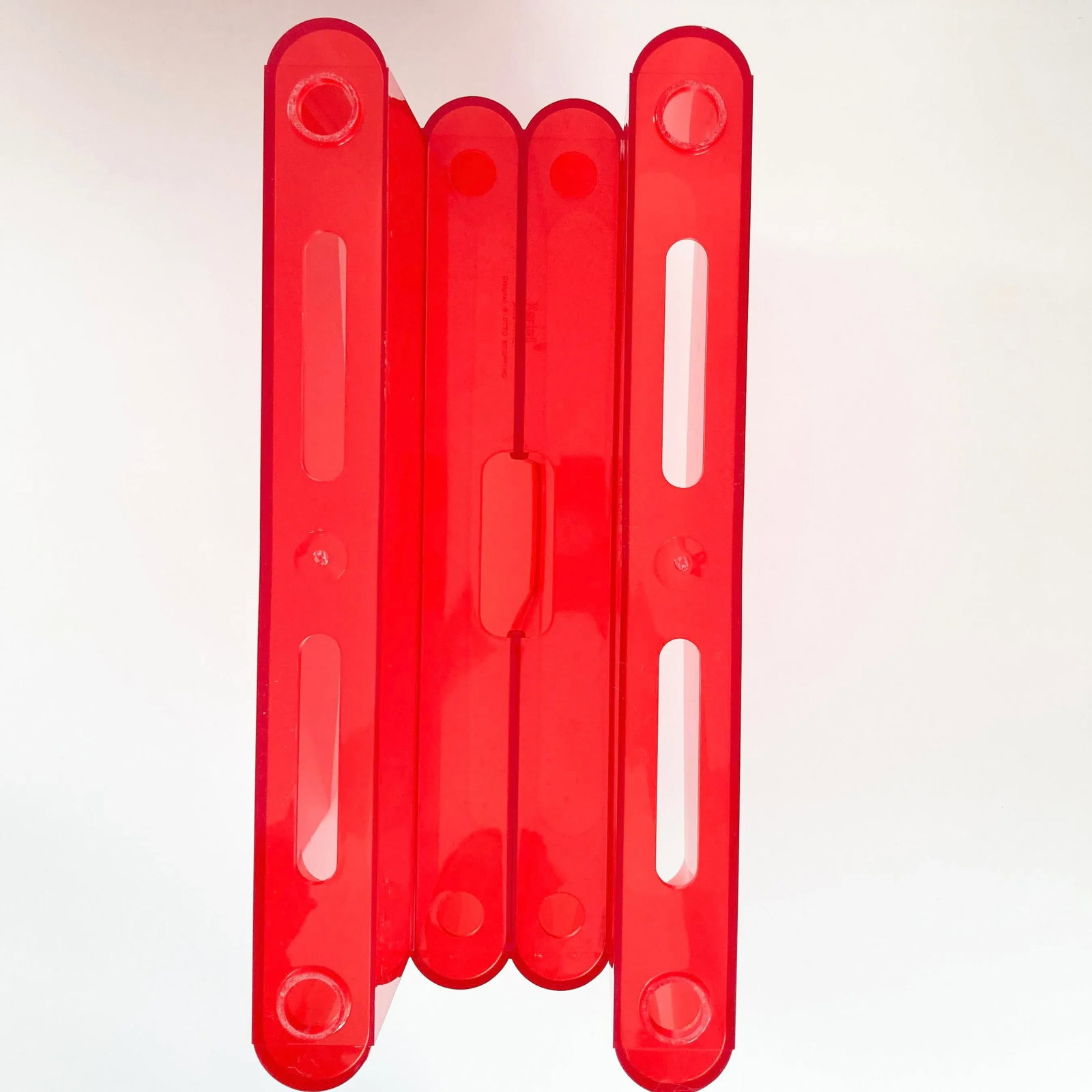Giotto Stoppino for Kartell Translucent Red Magazine Holder, 1972 Italian Plastic Magazine Rack - 5
