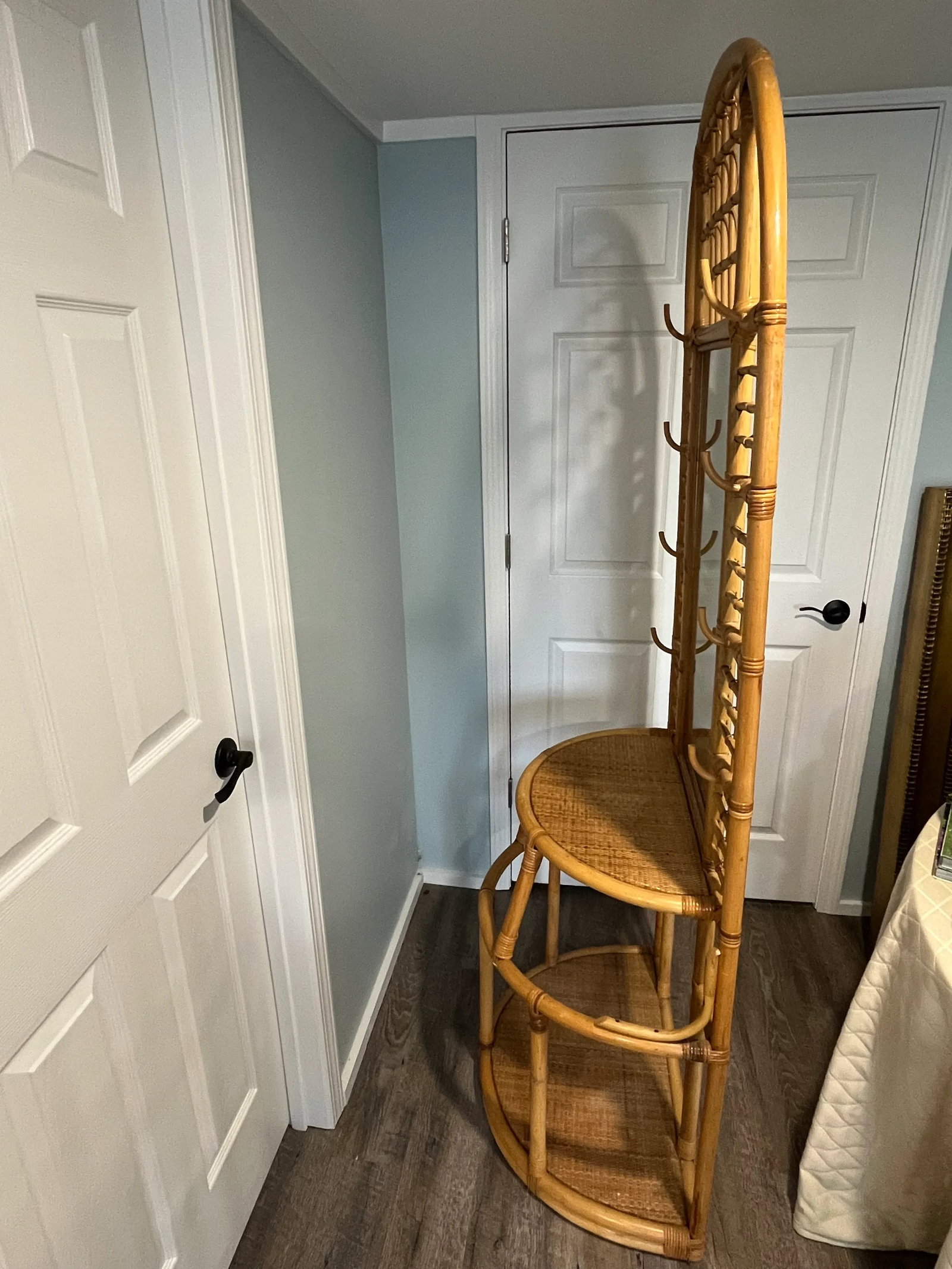 1960's Sculpted Rattan Cane Mirrored Hall Tree Coat Rack - 5