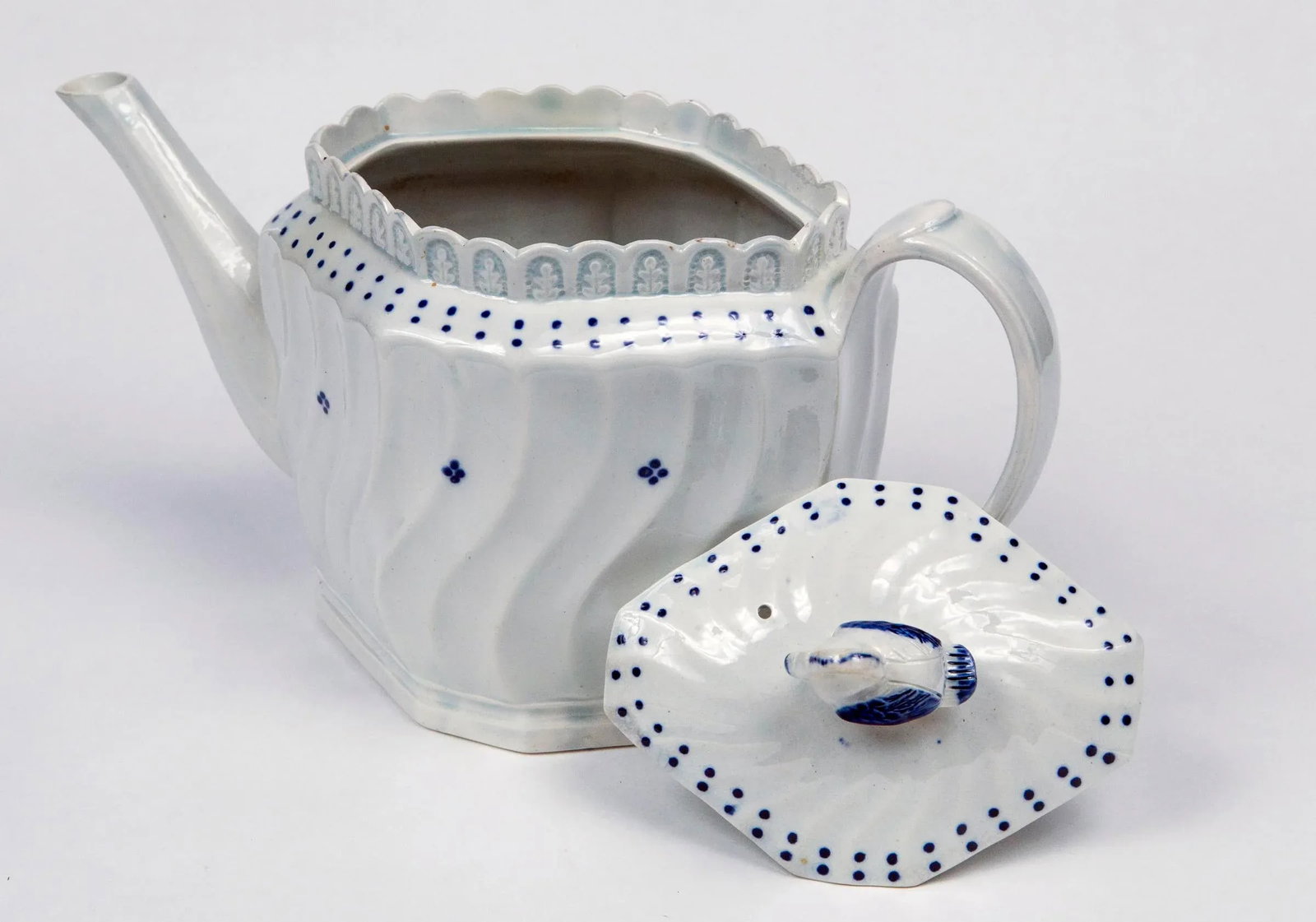 English Pearlware Tea Set, Early 19th Century - 5