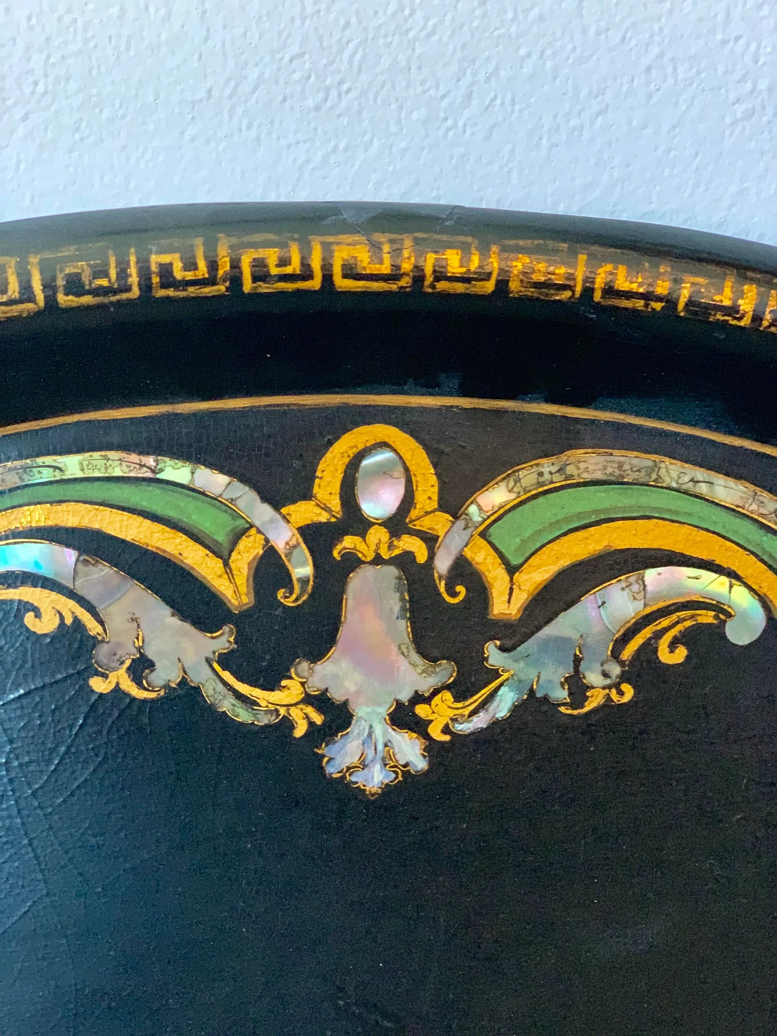 19th Century Black Paper Mache VictorianTray With Mother of Pearl Inlay - 4