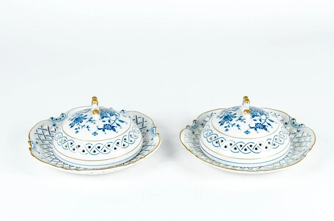 4 Piece Set of Porcelain Tableware - 4