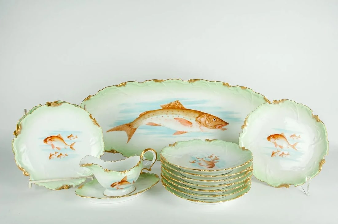 Limoges Victorian Era Porcelain With 22k Gold Details & Hand Painted Fish Serving Set of 13 - 2