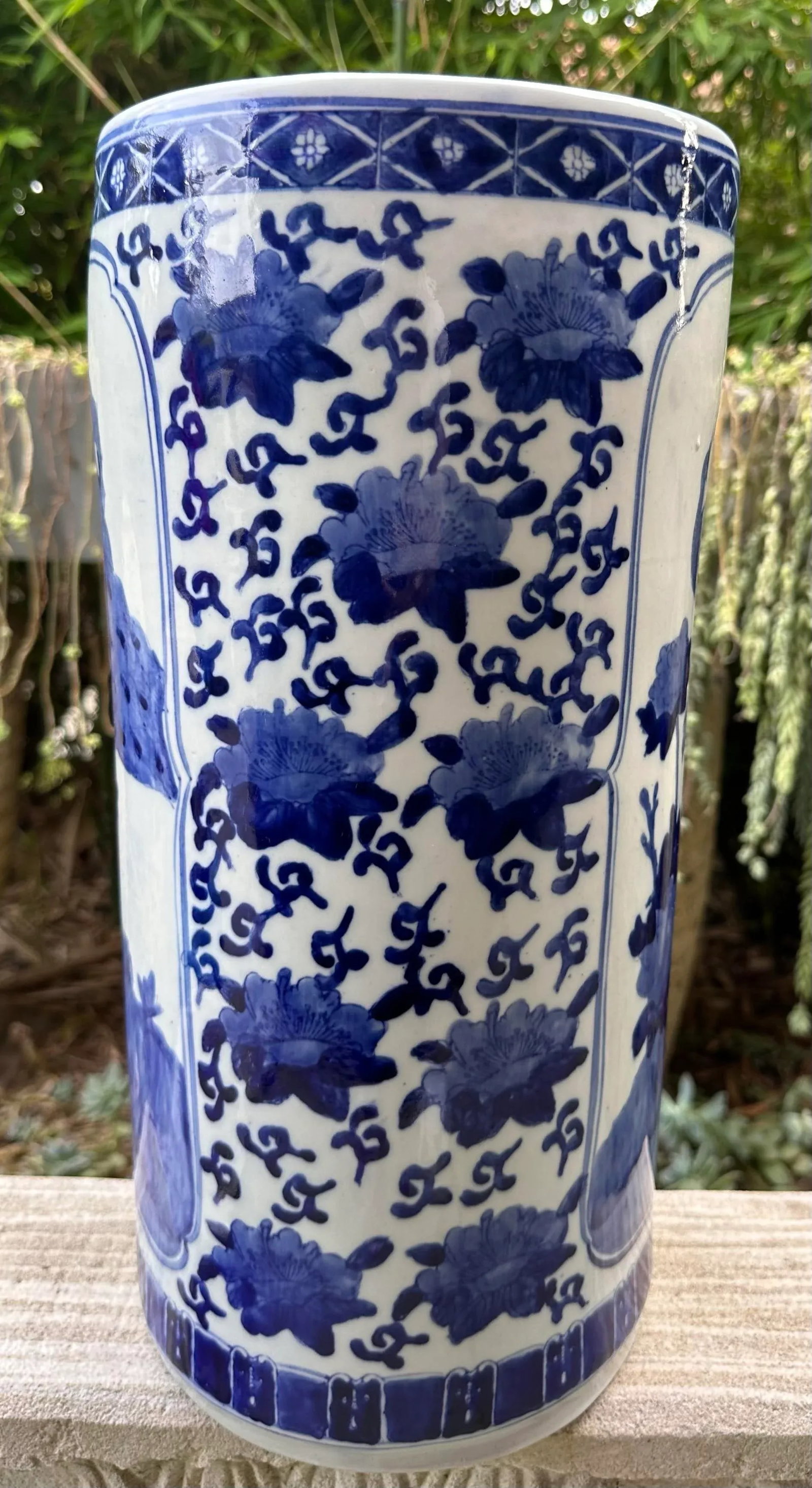 Mid 20th Century Chinese Qianlong Blue White Chinoiserie Peacock Floral Porcelain Cane Umbrella Stan - 5