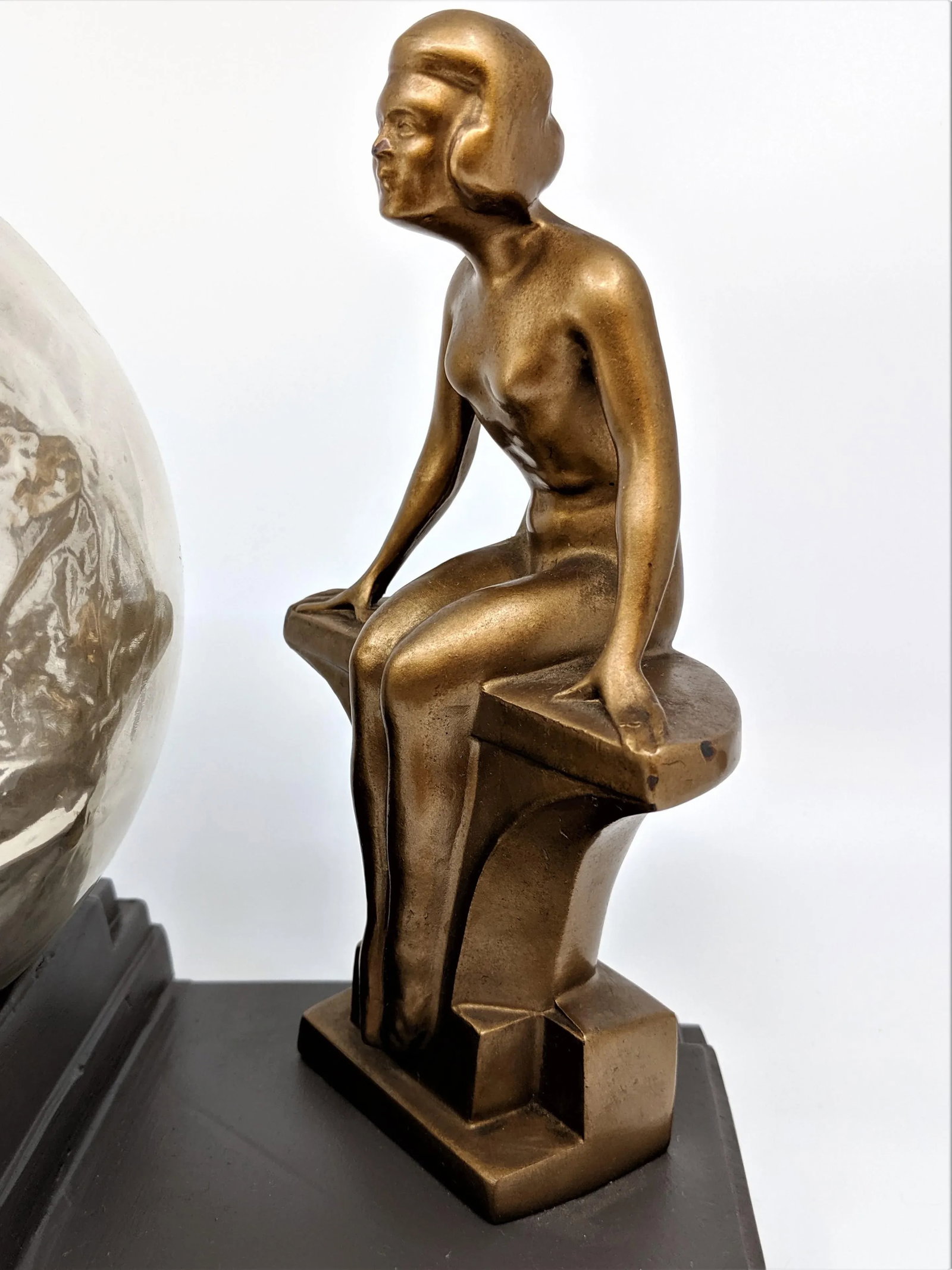 1930's Nuart Art Deco Double Nude & Glass Globe Table Lamp - 8