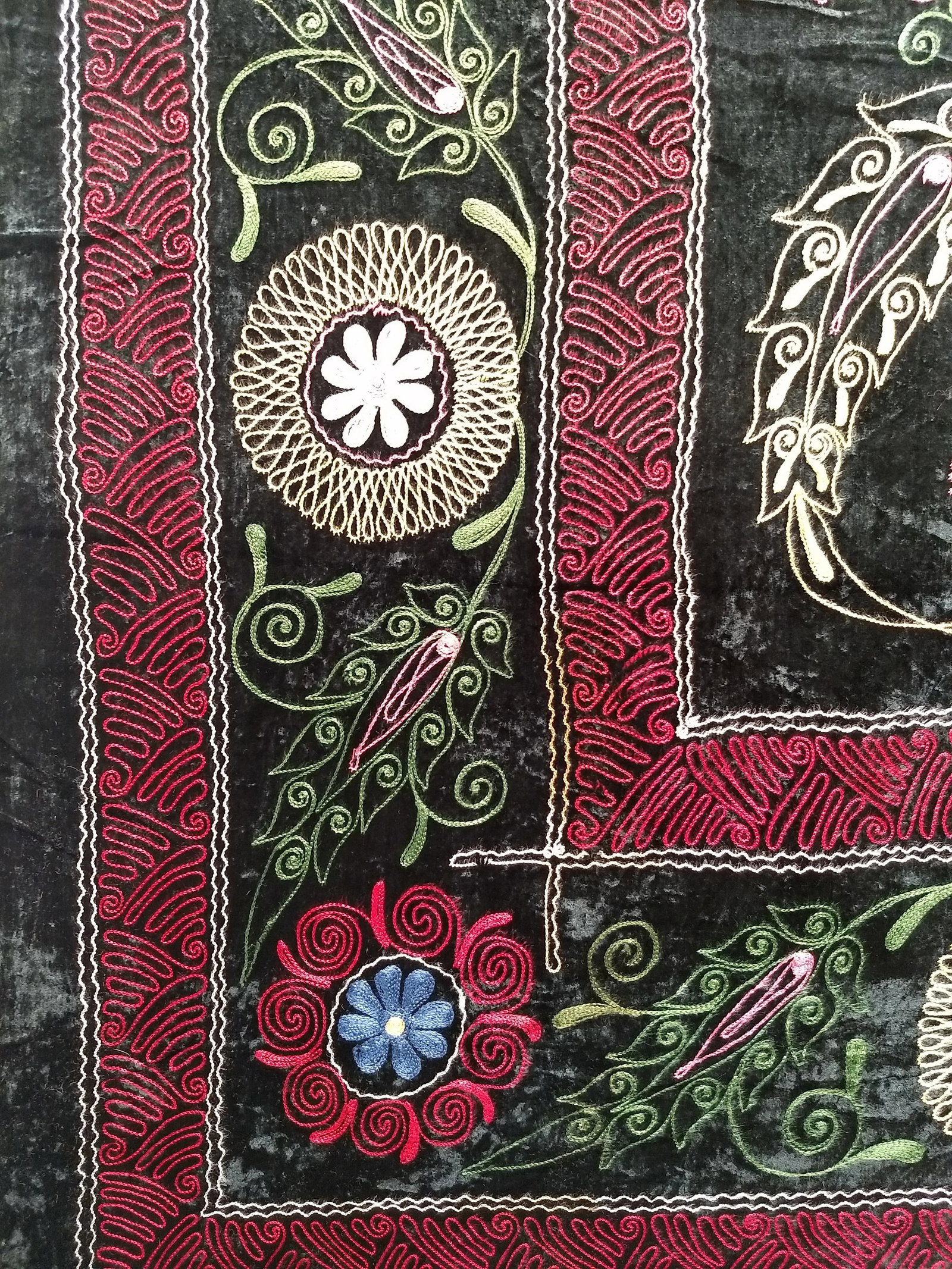 1950s Vintage Silk Suzani Textile - 5