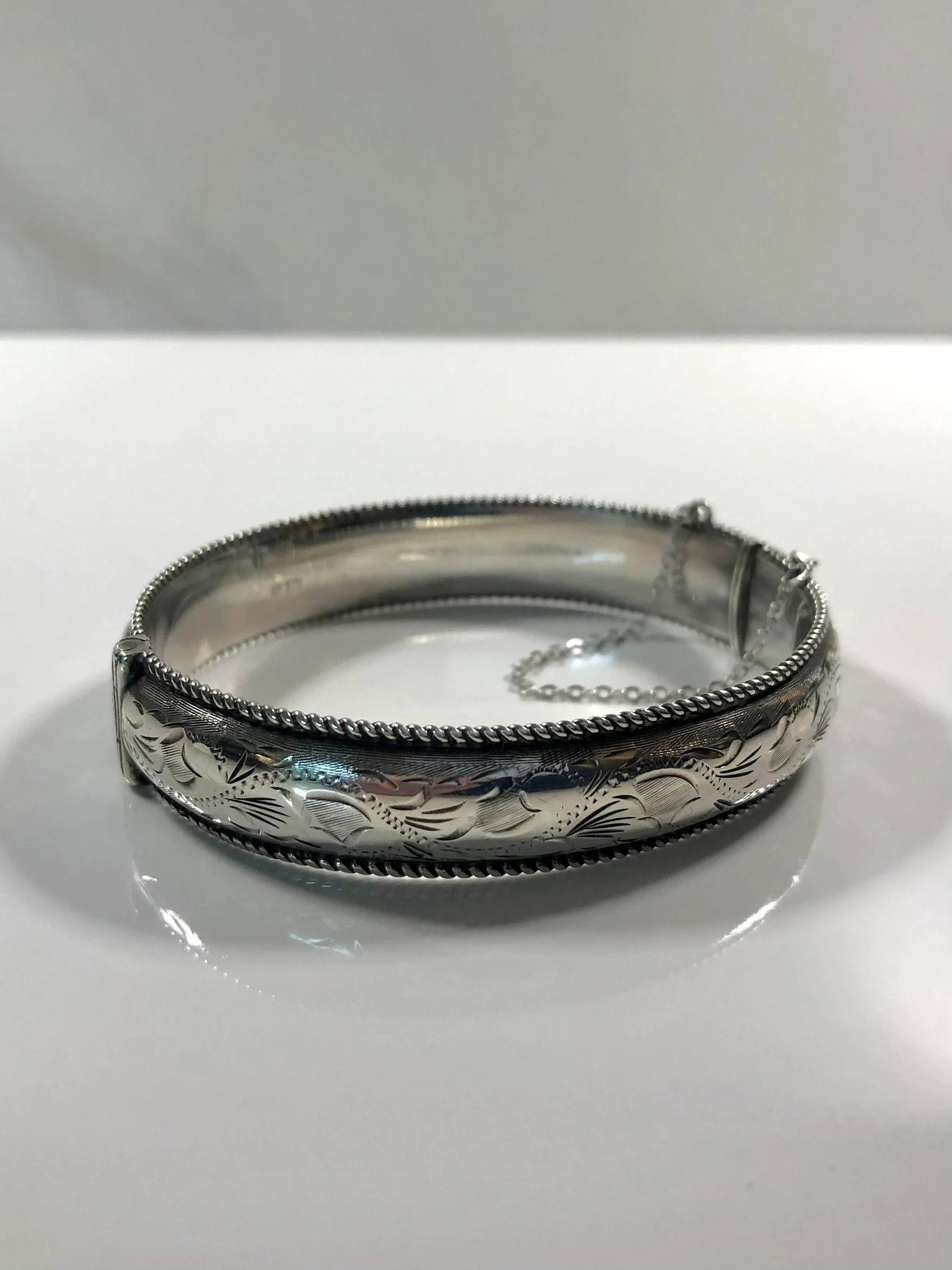 English Sterling Silver Hinged Clasp Bangle Bracelet - 8