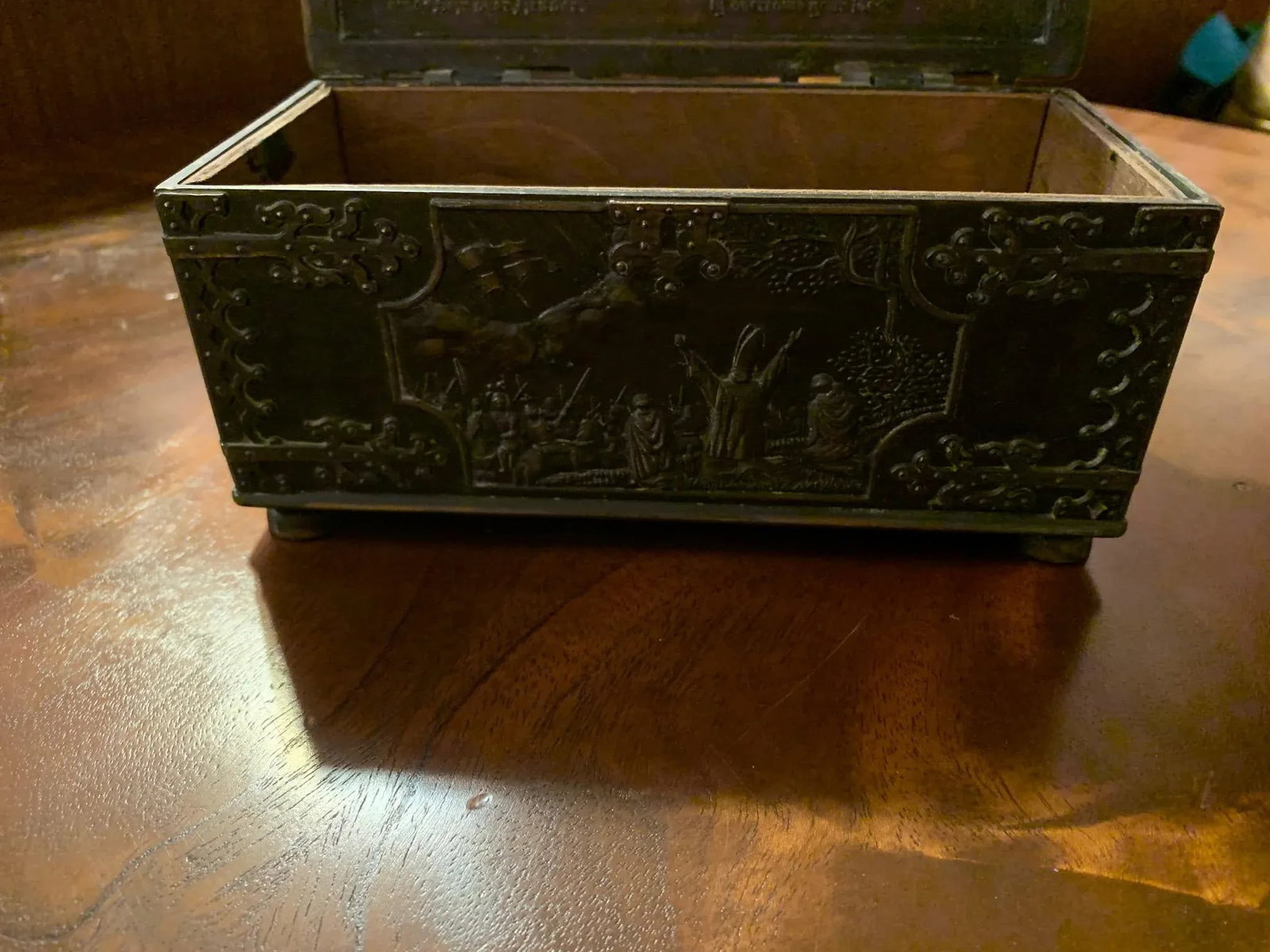 Vintage Cast Iron Box - 4