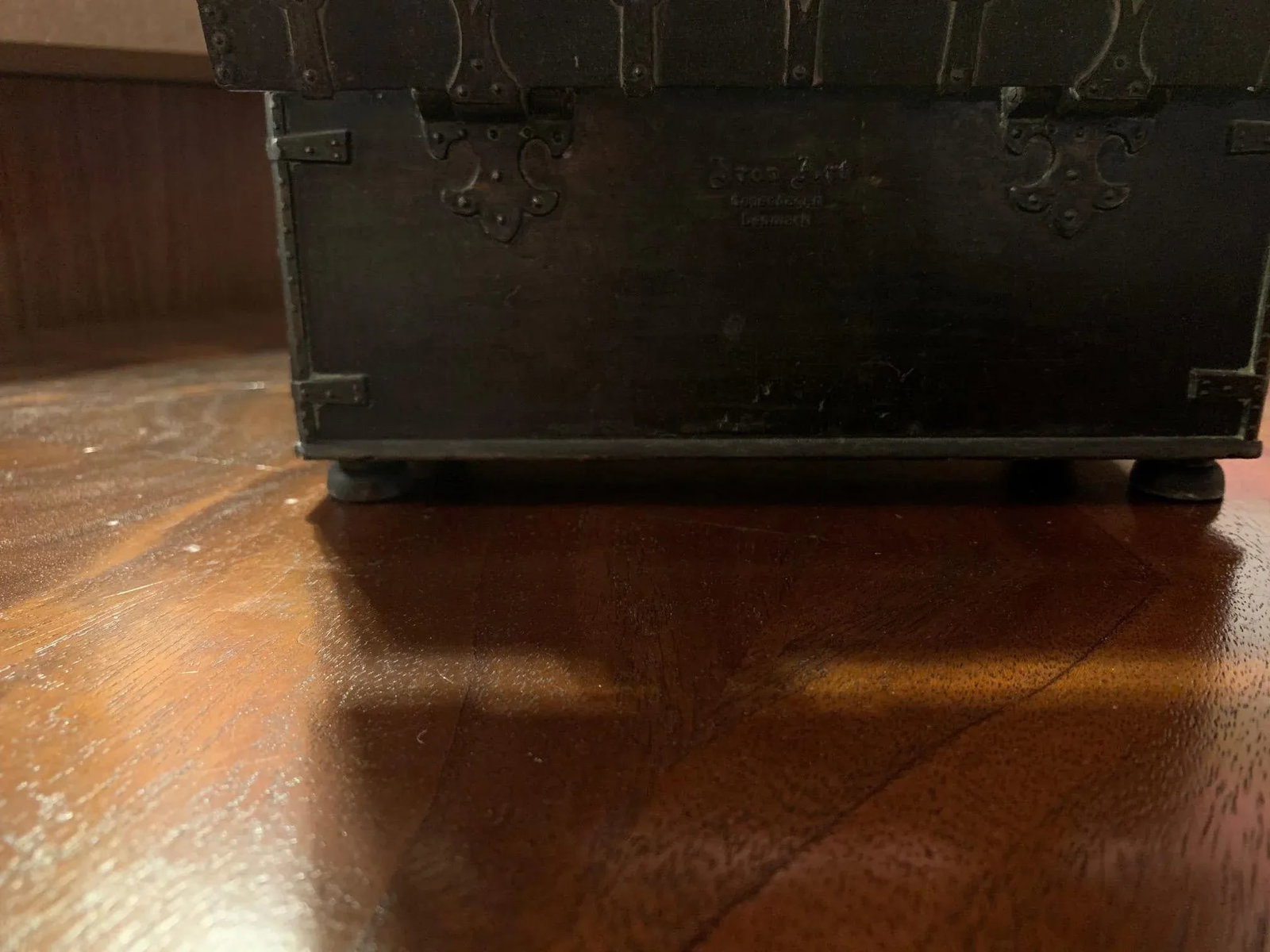 Vintage Cast Iron Box - 6