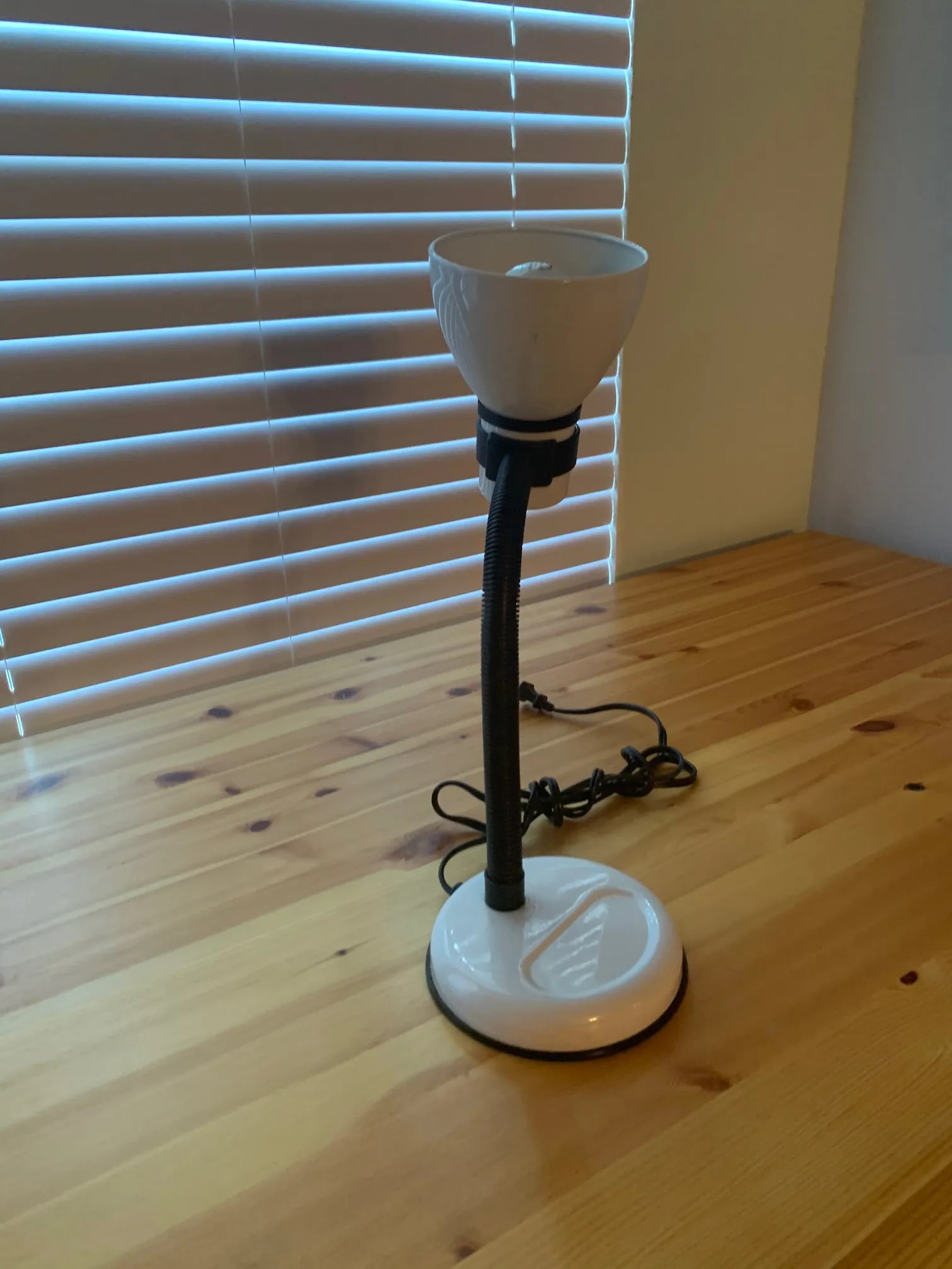 Late Century Modern Industrial Desk Work Lamp With Adjustable Arm and Shade - 8
