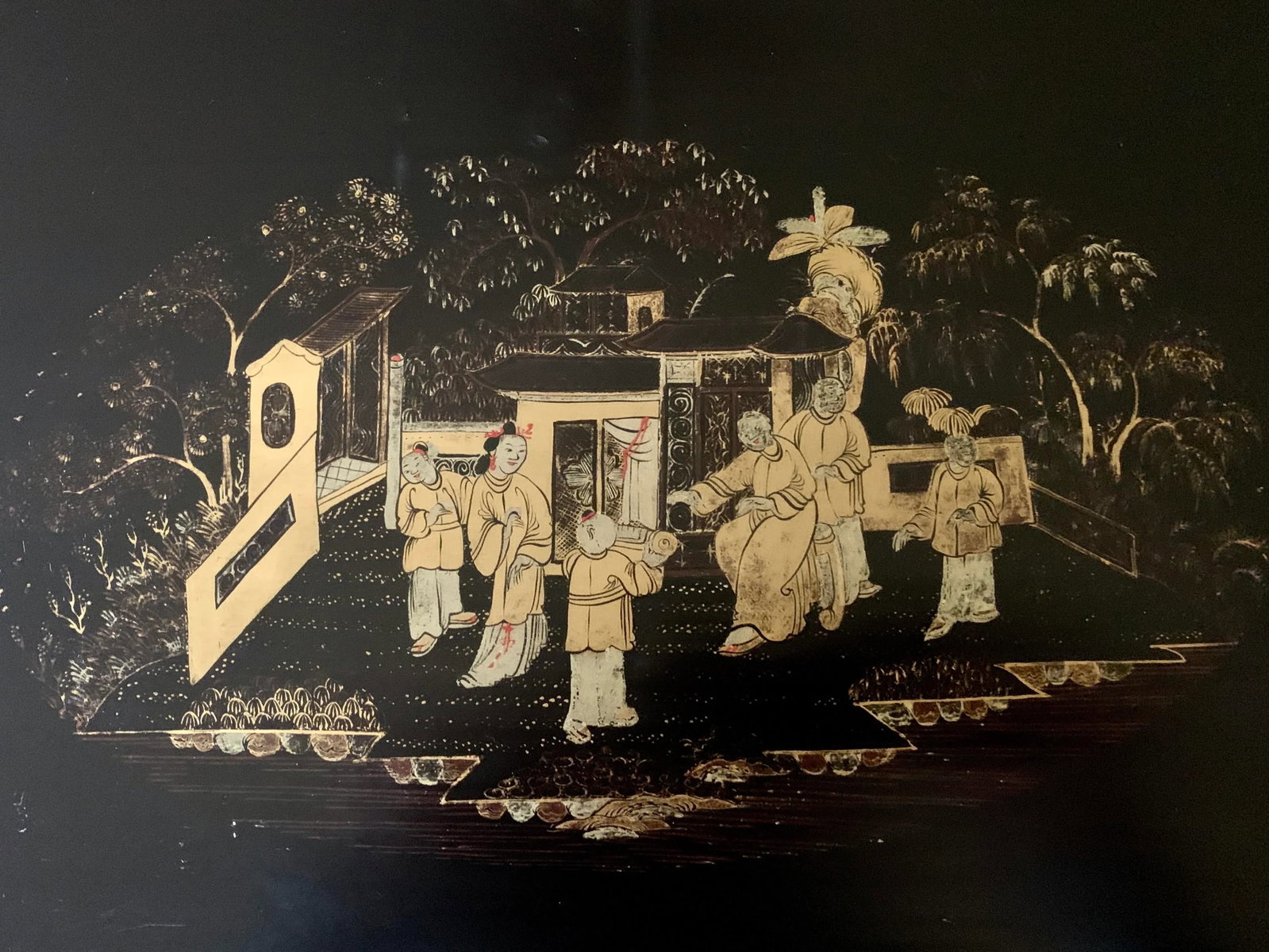 Mid 20th Century Chinoiserie Paper Mache Gilt Bees Tray - 3