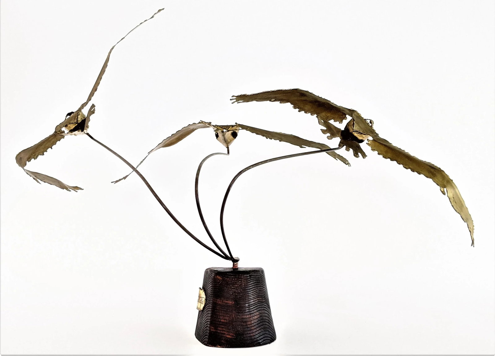 Flying Seagulls Brass Table Sculpture by Ratafia - 4