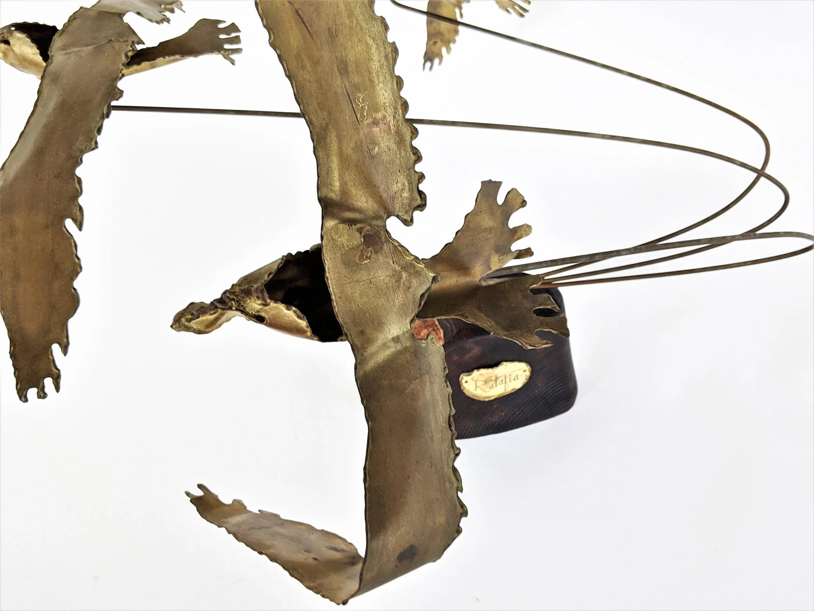 Flying Seagulls Brass Table Sculpture by Ratafia - 7