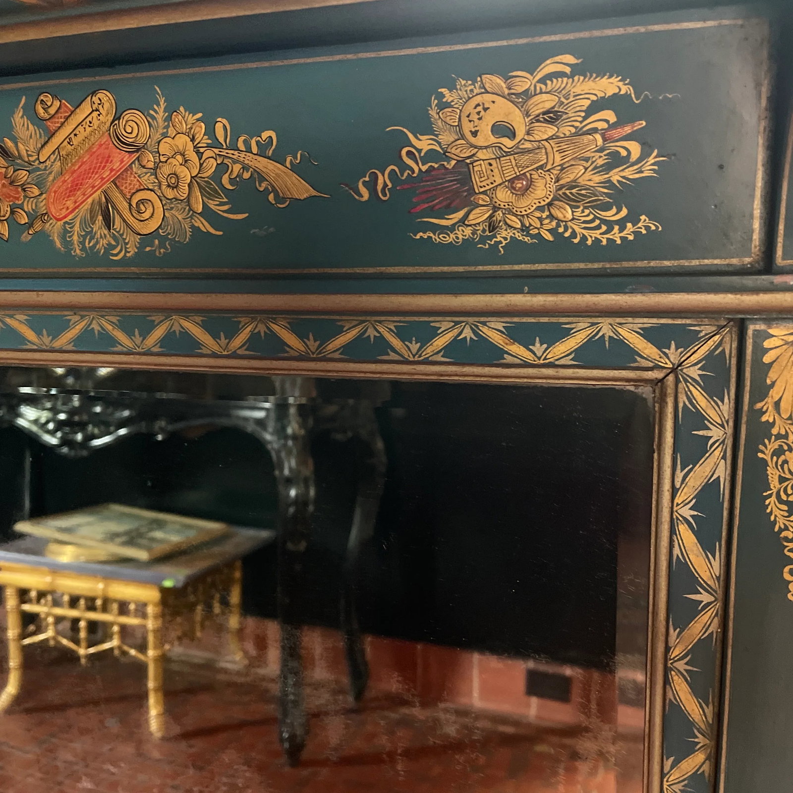 1970s Vintage Chinoiserie Overmantel Mirror With Two Shelves - 5