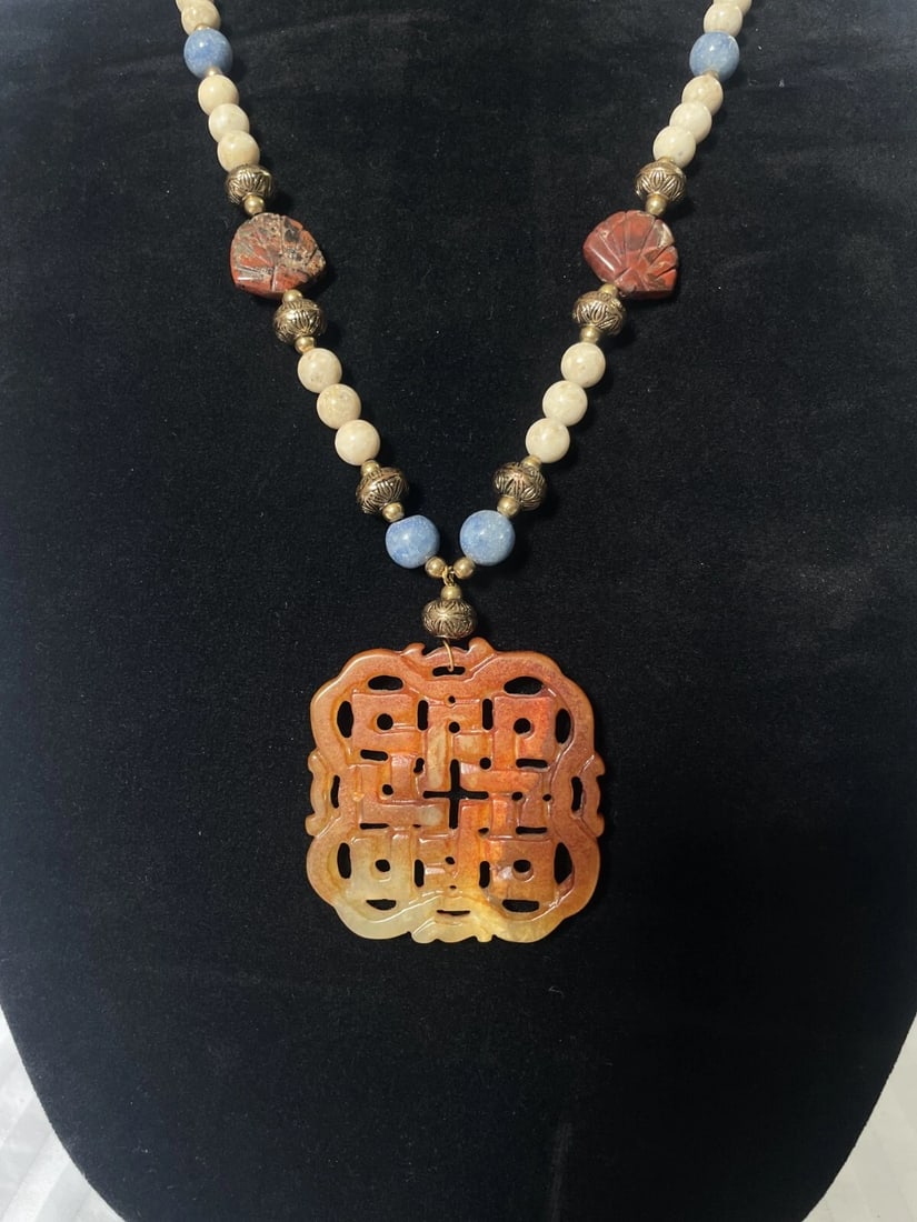 Early 20th Century Carved Jadite Beaded Necklace - 3