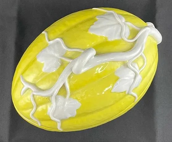 Mid 20th Century Mottahedeh Ceramic Melon Shape Lidded Tureen - 3