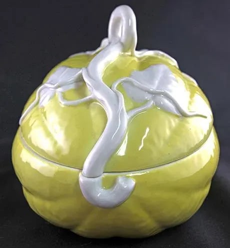Mid 20th Century Mottahedeh Ceramic Melon Shape Lidded Tureen - 8