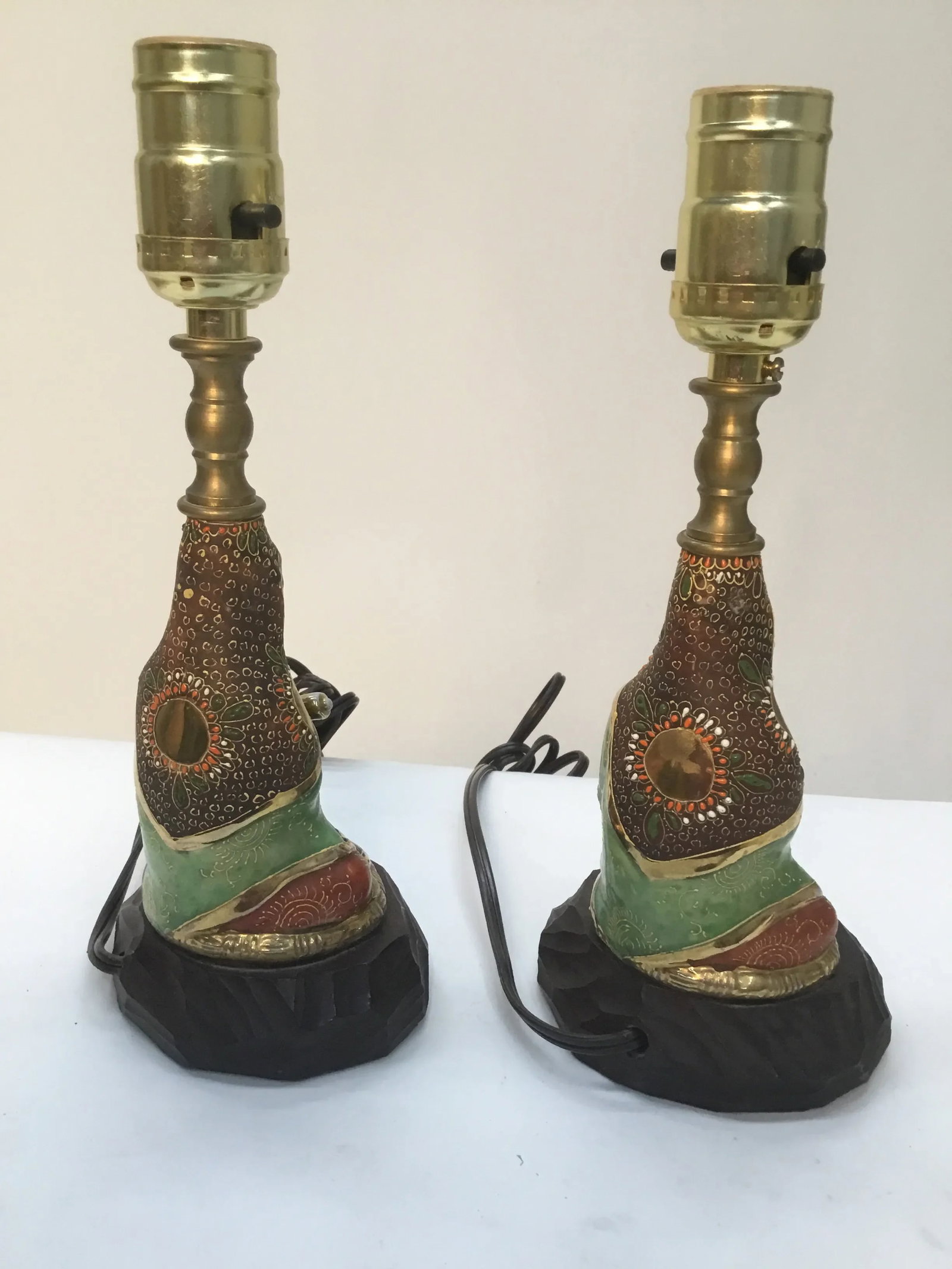 Small Asian Style Vintage Porcelain Figures Table Lamps . - a Pair - 4