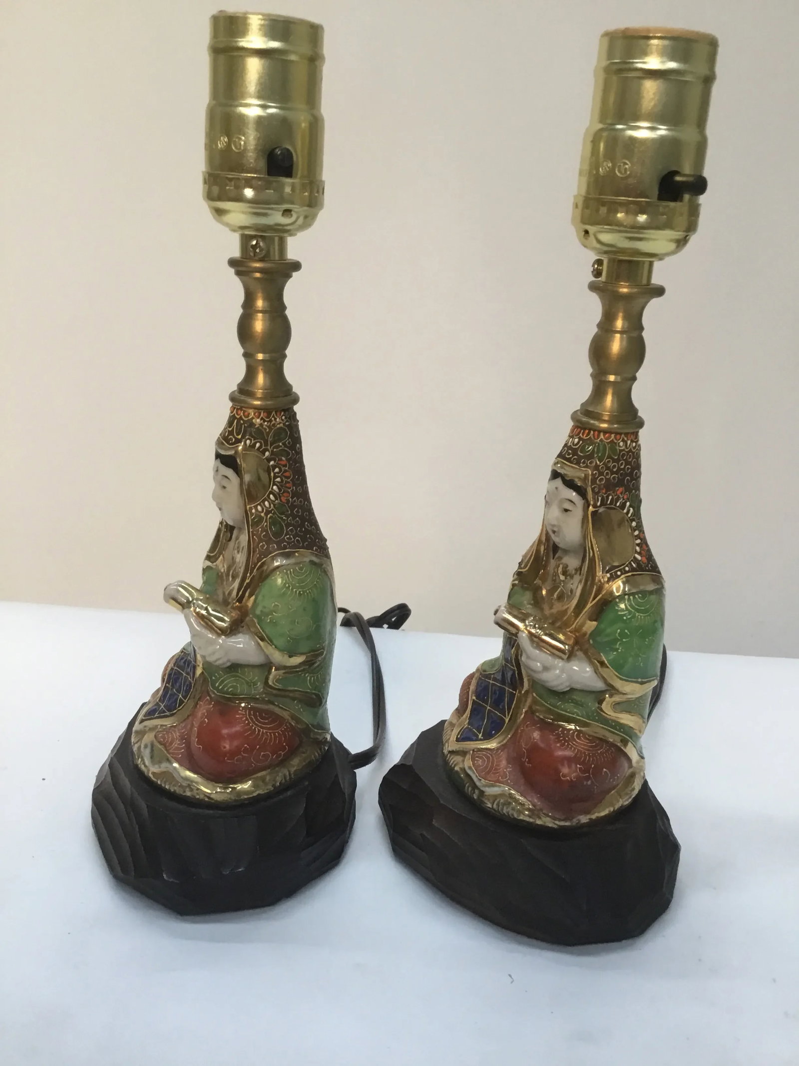 Small Asian Style Vintage Porcelain Figures Table Lamps . - a Pair - 5