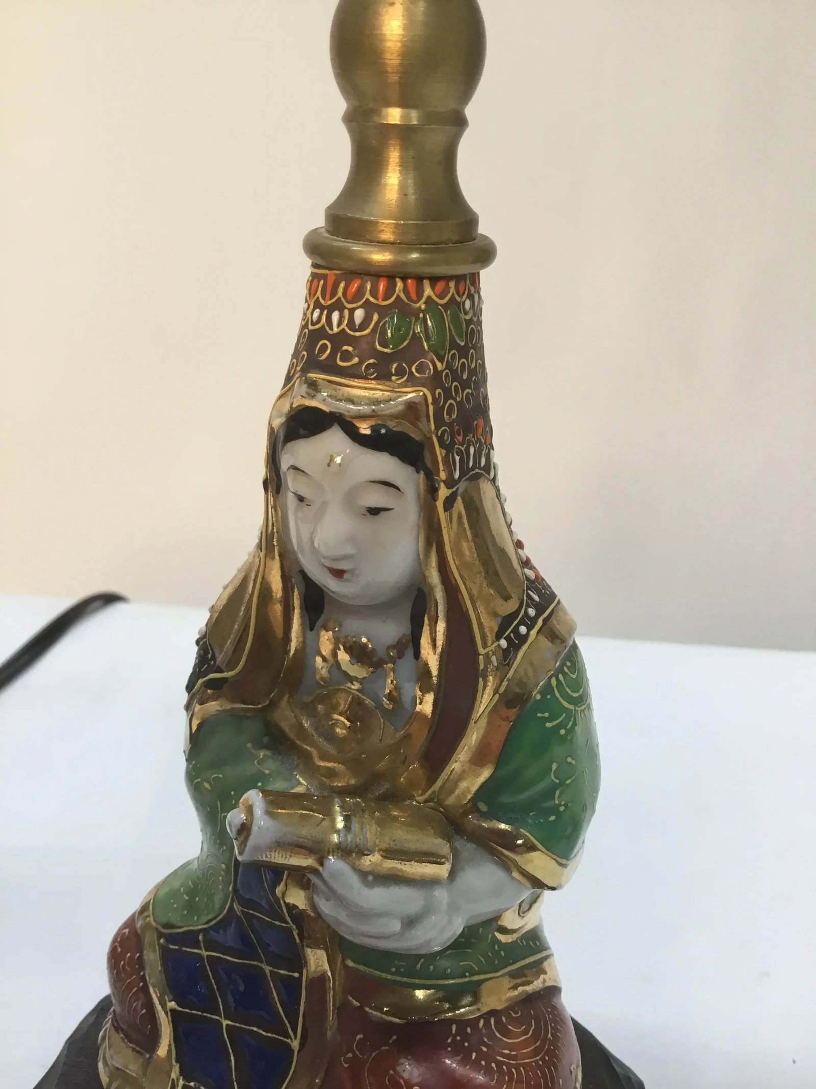 Small Asian Style Vintage Porcelain Figures Table Lamps . - a Pair - 6