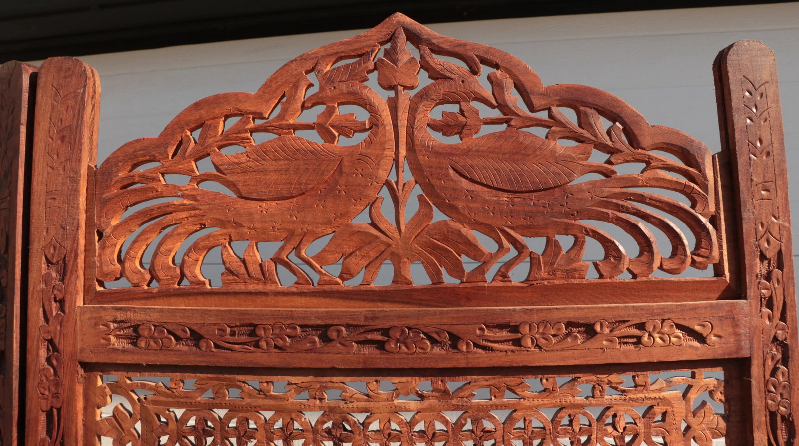Late 20th Century Anglo-Indian Peacock Carved Teak 4-Panel Screen - 3